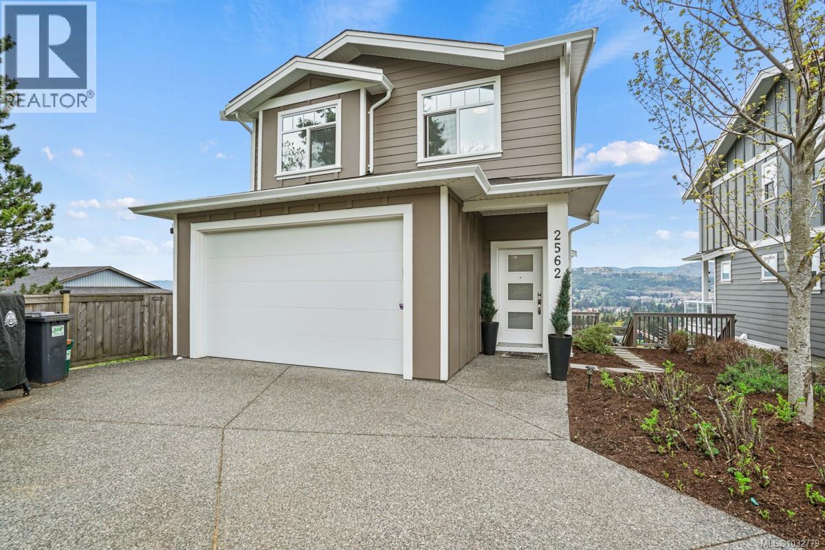 2562 Rosevista Place, Langford