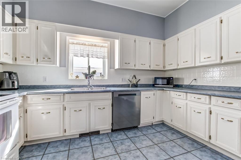 1724 NORFOLK COUNTY ROAD 21, Delhi, Ontario, N4B2W4 — Photo 8