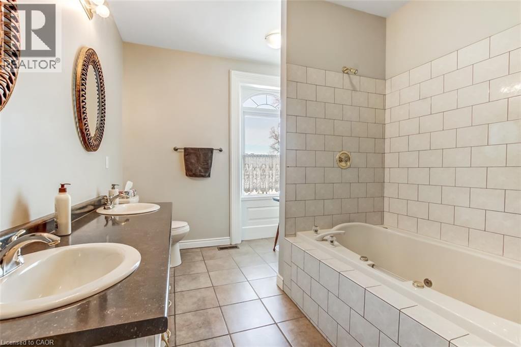 1724 NORFOLK COUNTY ROAD 21, Delhi, Ontario, N4B2W4 — Photo 18