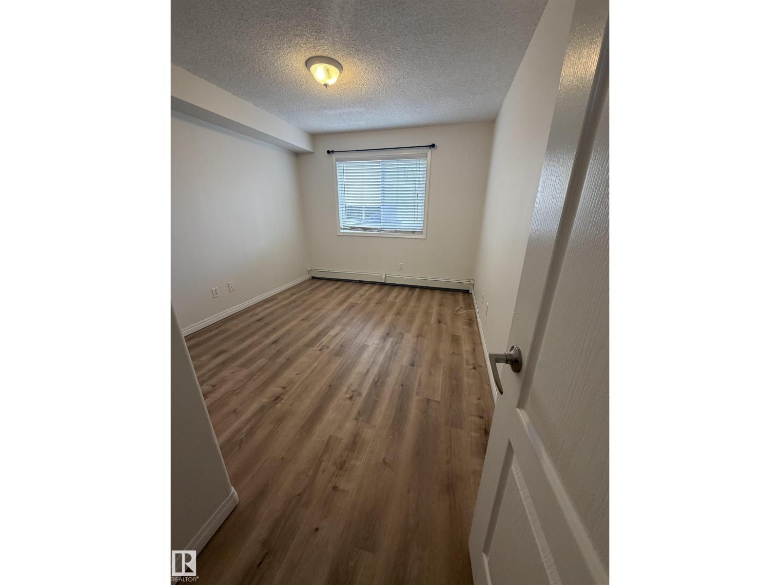 #104 8119 112 AV NW NW, Edmonton