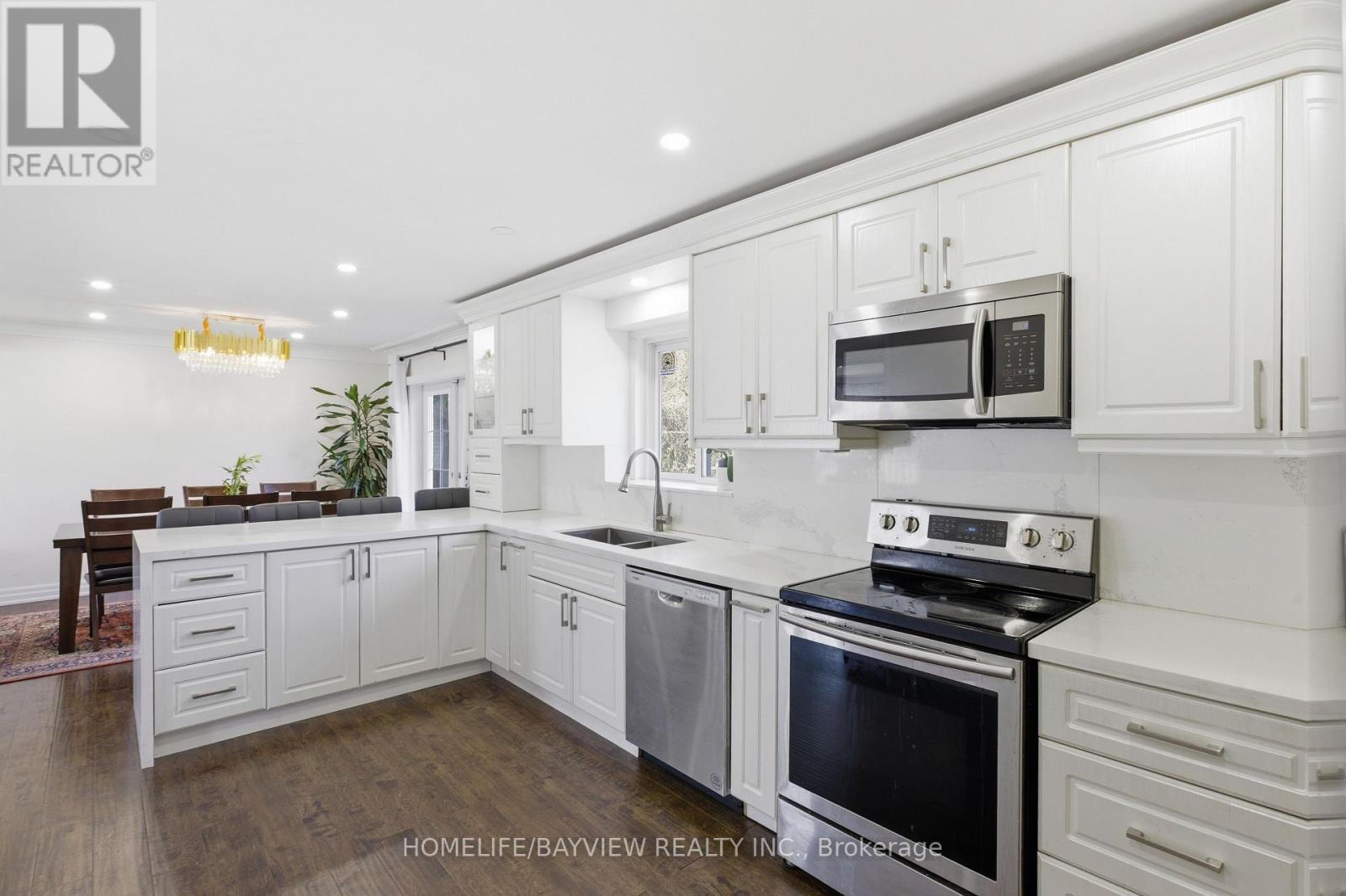 70 ROYAL ORCHARD BOULEVARD - 8