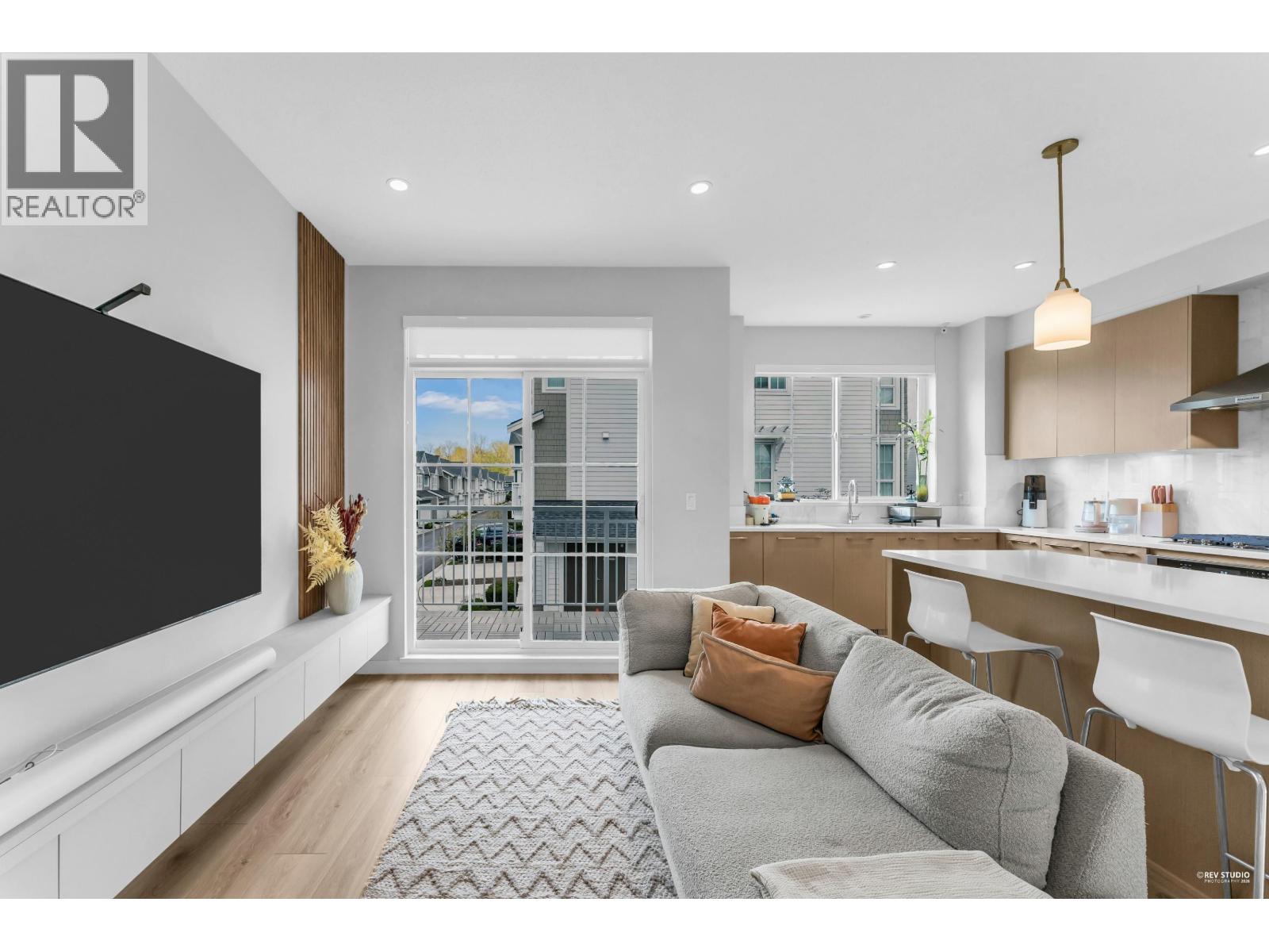 #103-5311 ADMIRAL Way, Delta