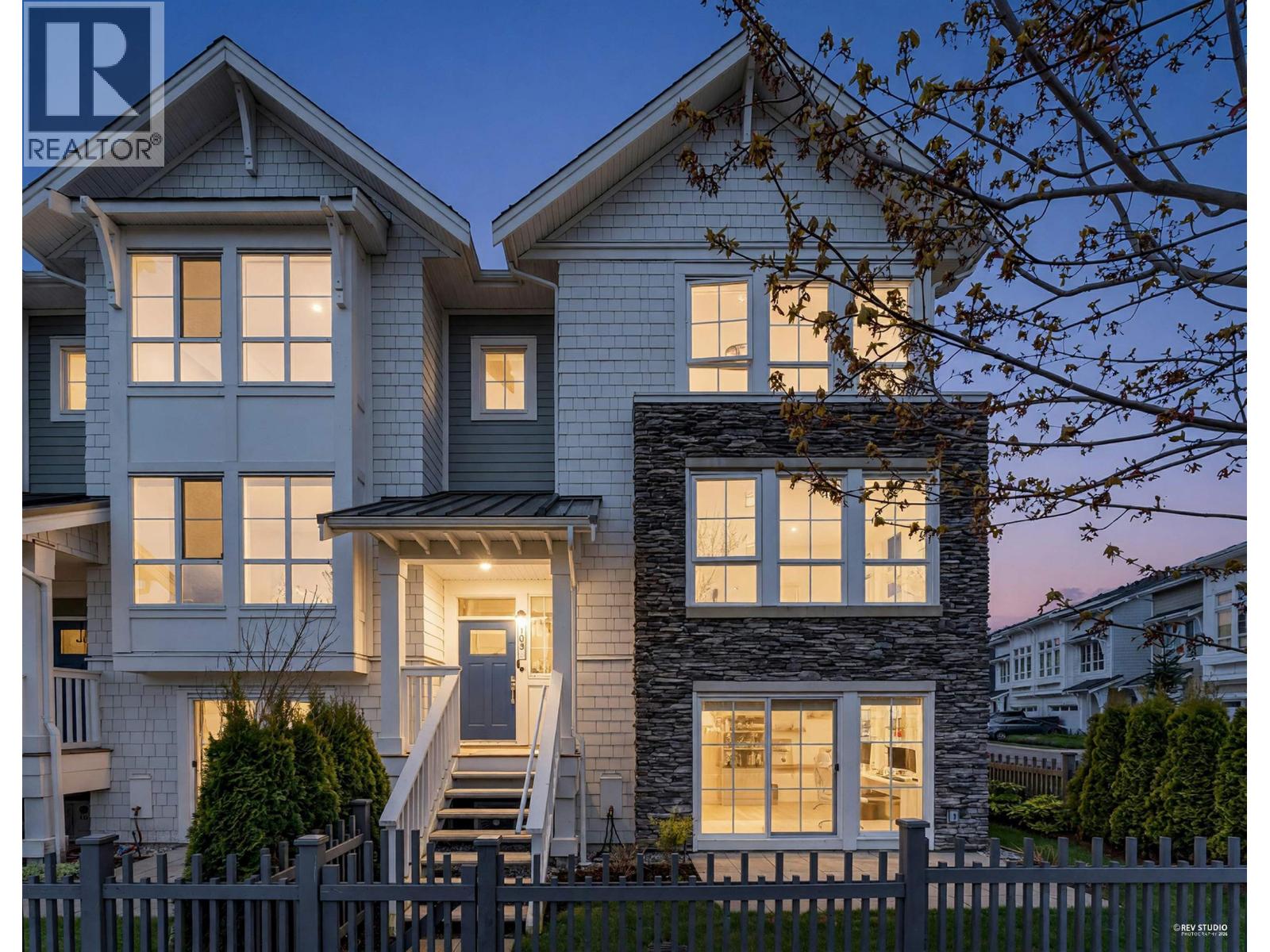 #103-5311 ADMIRAL Way, Delta