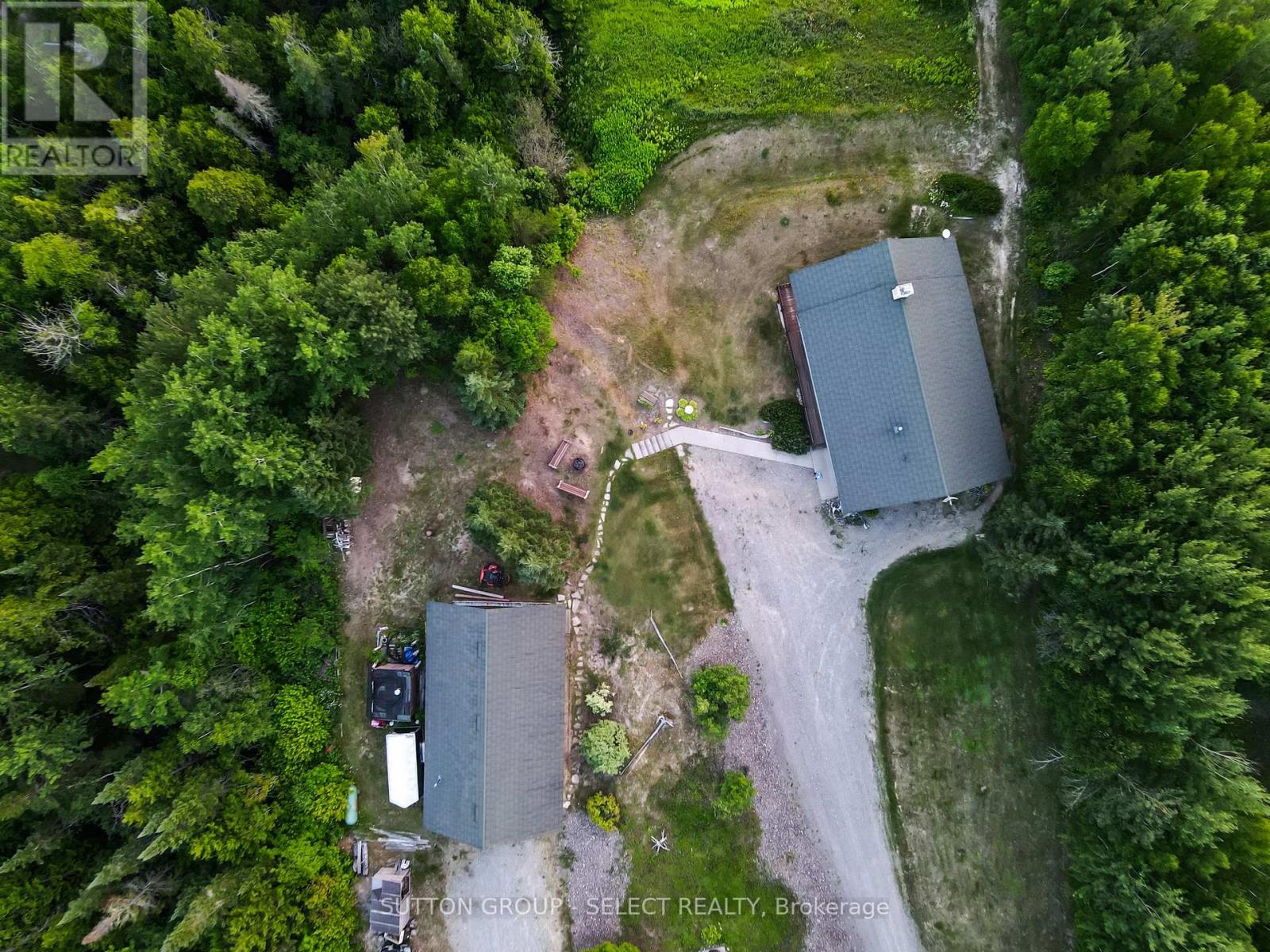 21 PETER DRIVE - photo 4
