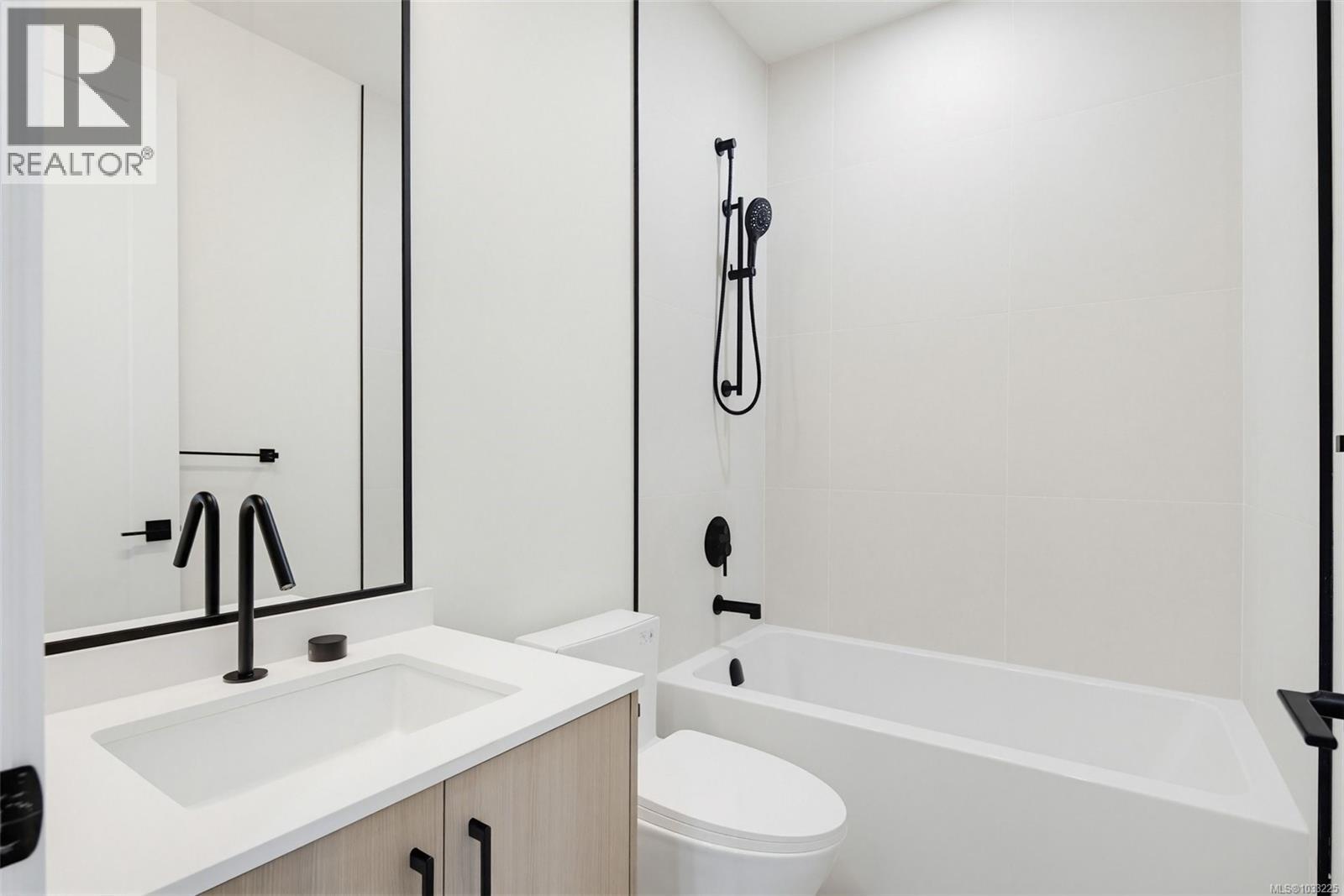  2120 Kingbird Drive, Langford