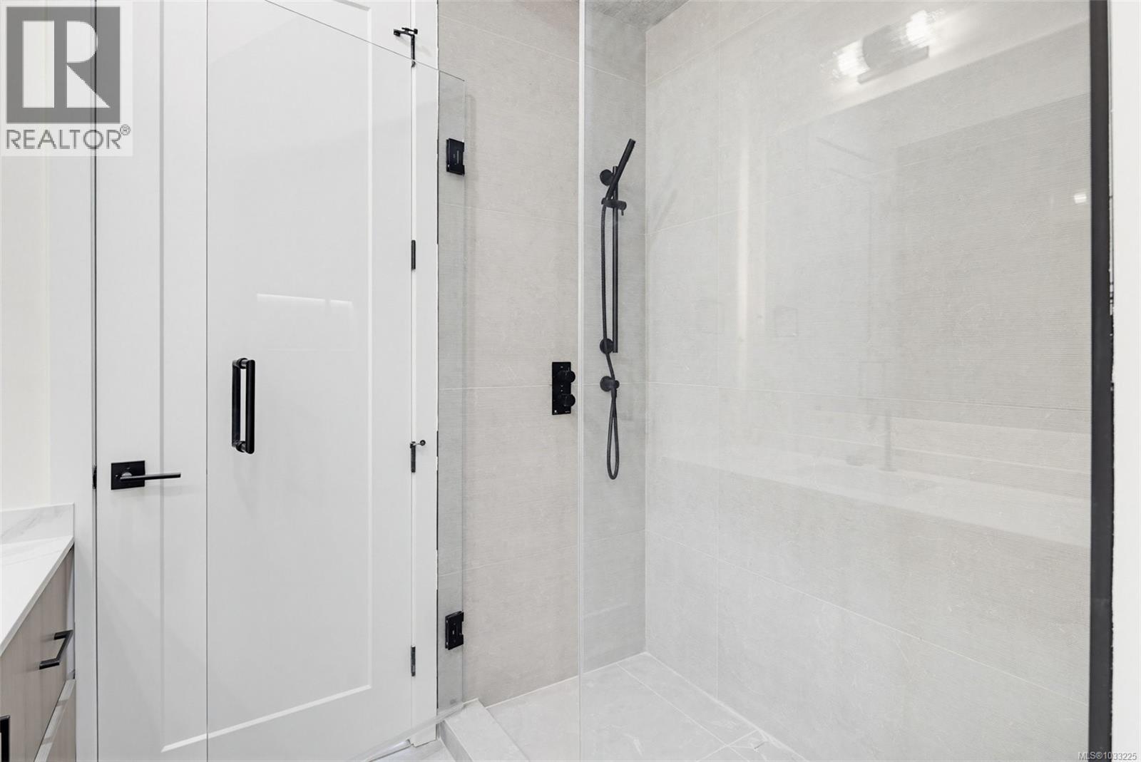  2120 Kingbird Drive, Langford