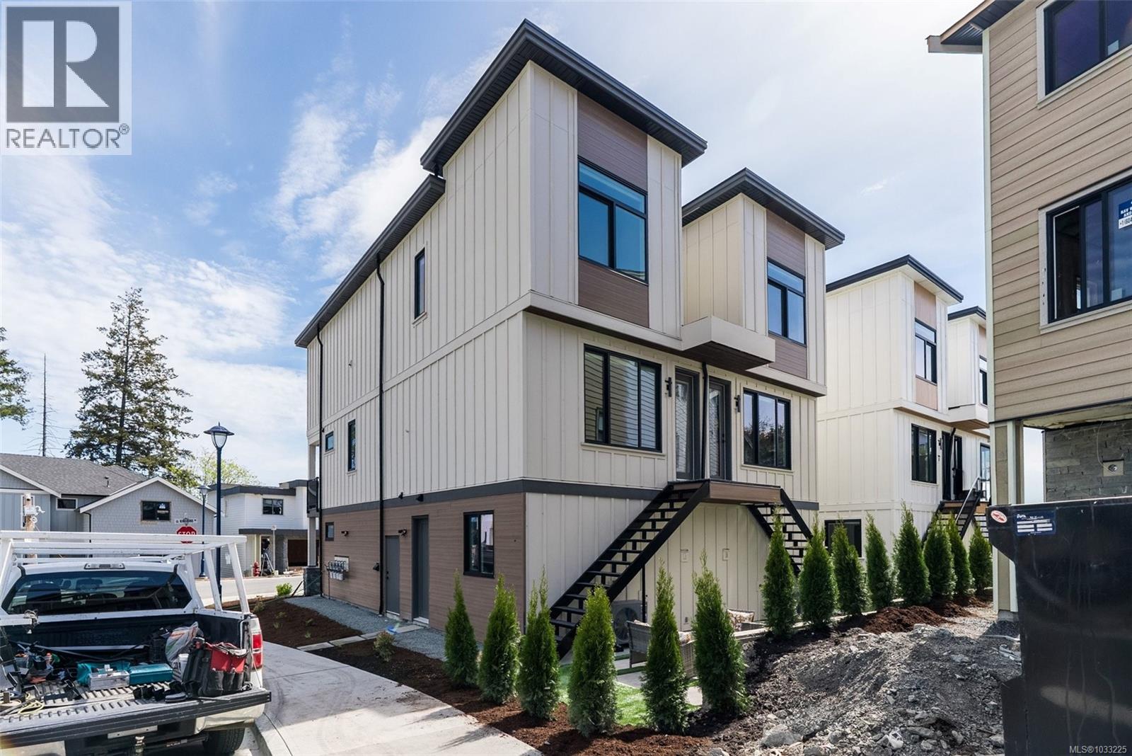  2120 Kingbird Drive, Langford