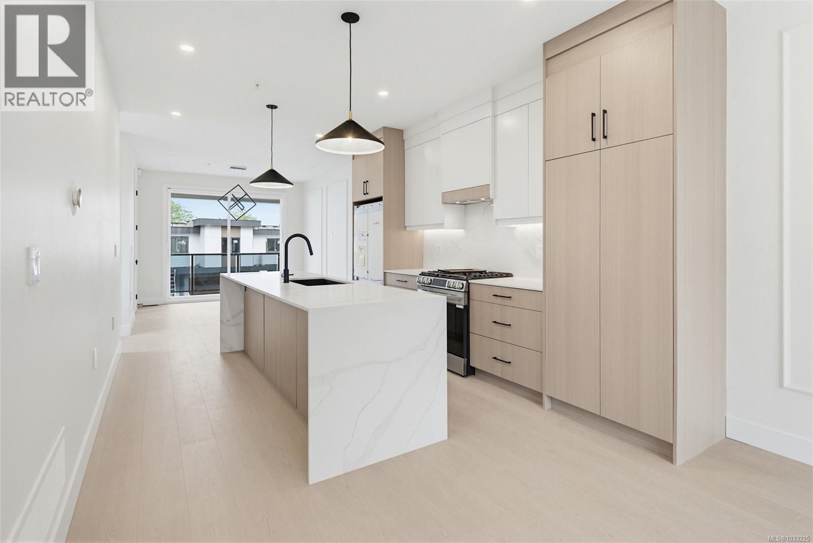  2120 Kingbird Drive, Langford