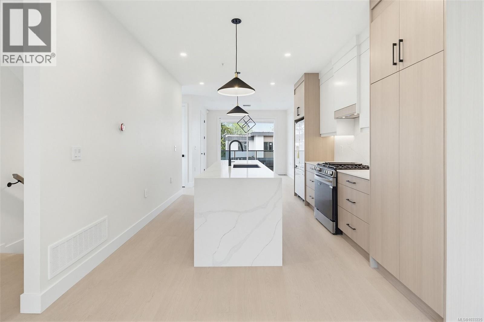  2120 Kingbird Drive, Langford