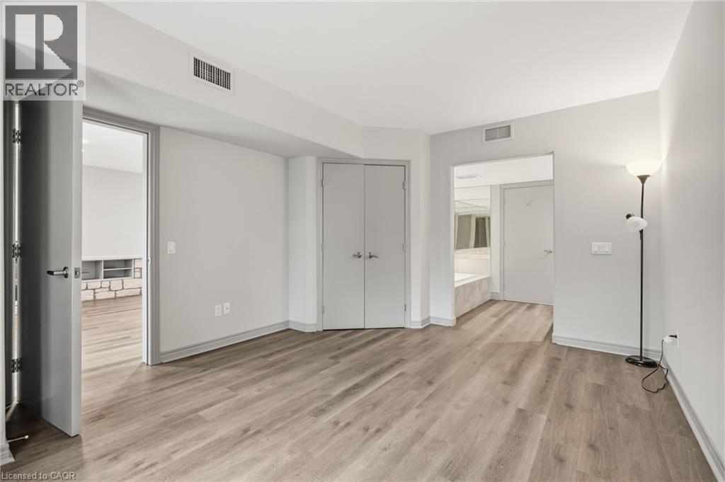 90 HIGHLAND DR Drive Unit# 2106, Oro-Medonte, Ontario, L0L2L0 — Photo 37