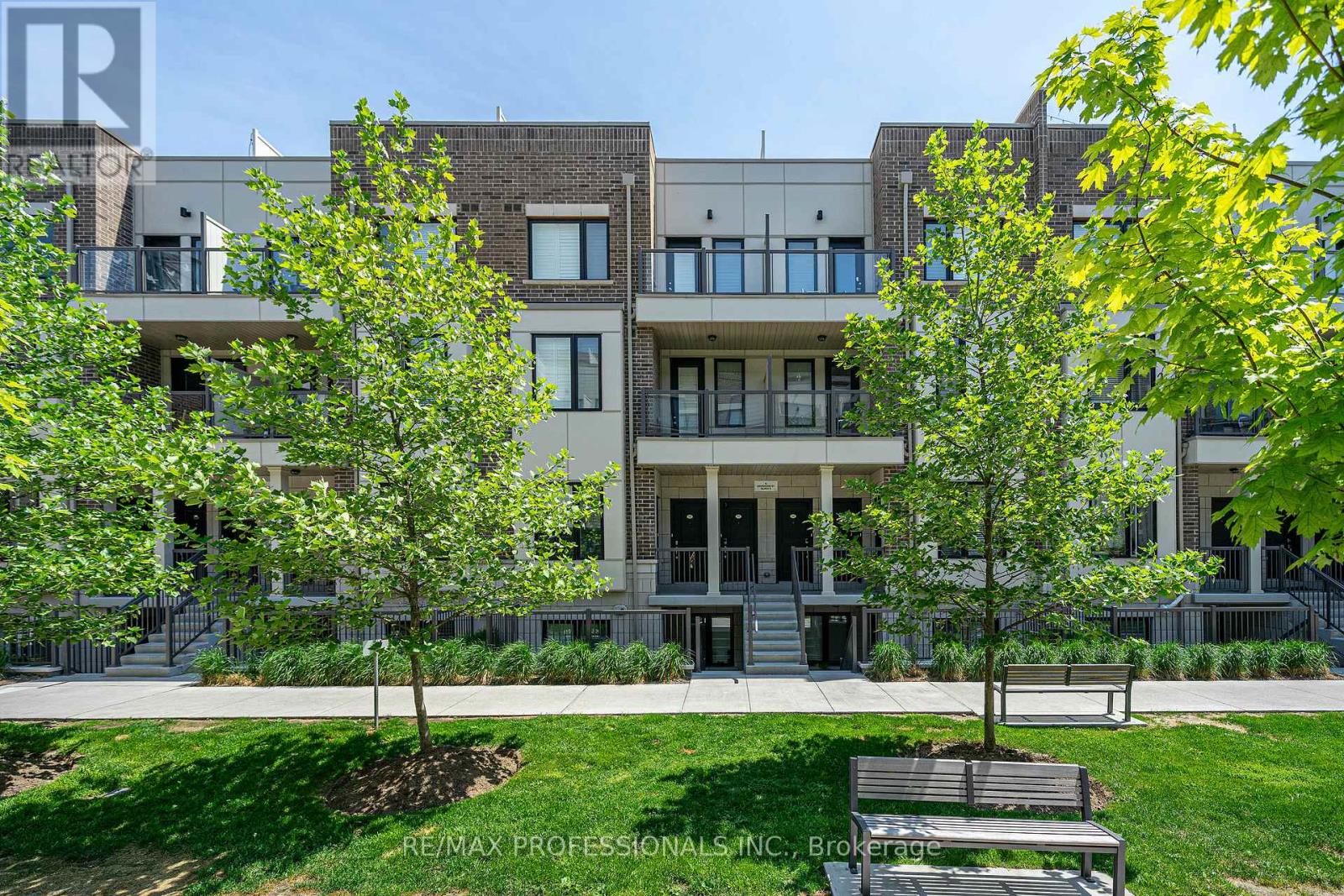 Listing photo of 320 - 6 DRUMMOND STREET