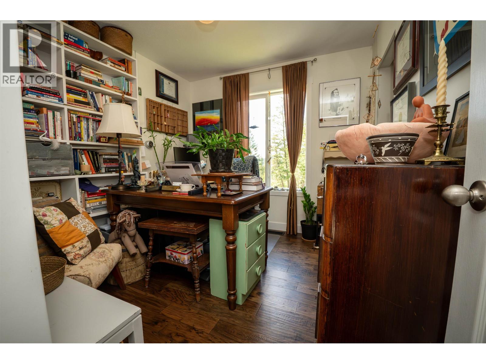 747 CHIMNEY VALLEY ROAD - 32