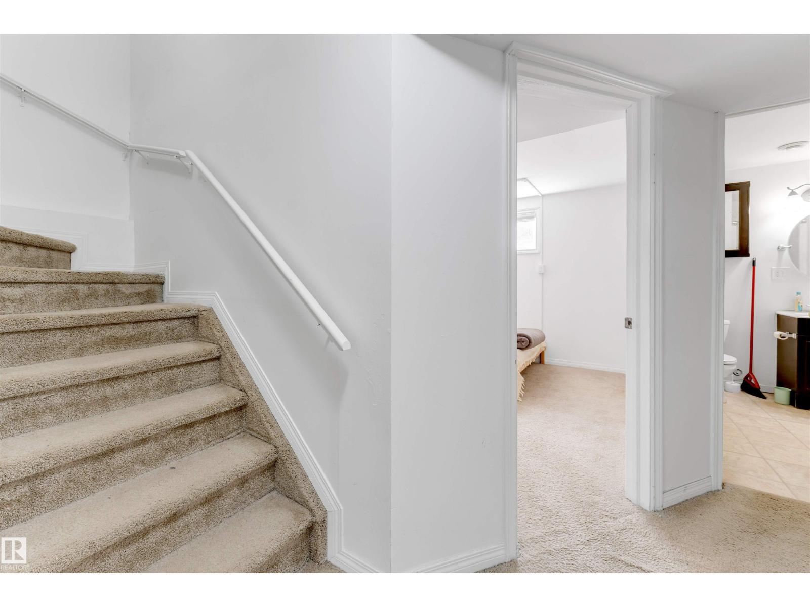 #48 2503 24 ST NW, Edmonton