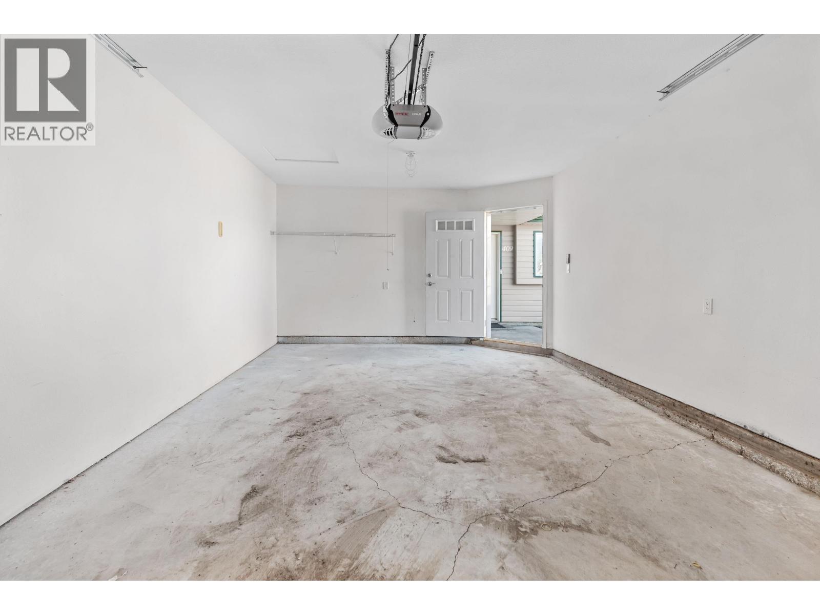 #409 2911 FERRY AVENUE - 23