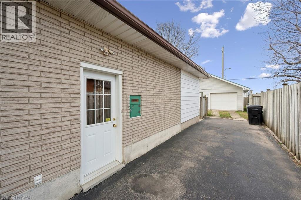 26 PARKHILL Court - 33