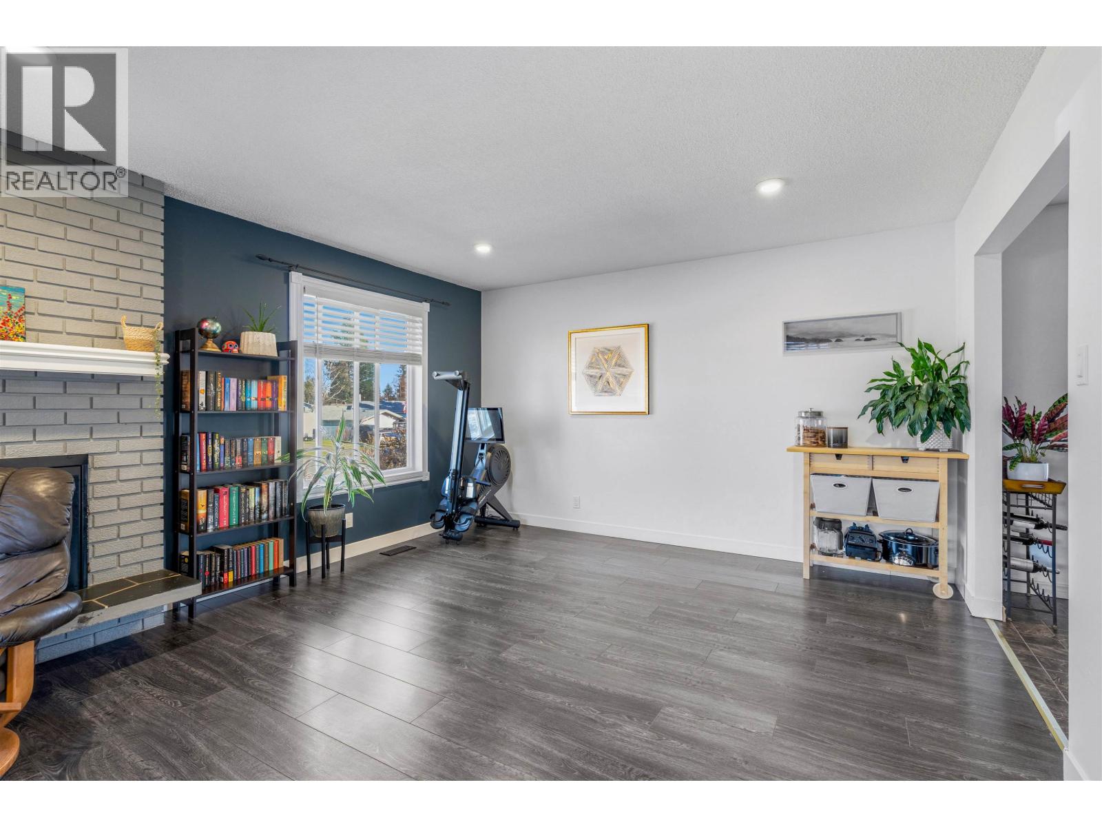 Photo 8 of 31 — 7703 MCMASTER CRESCENT · Prince George, BC