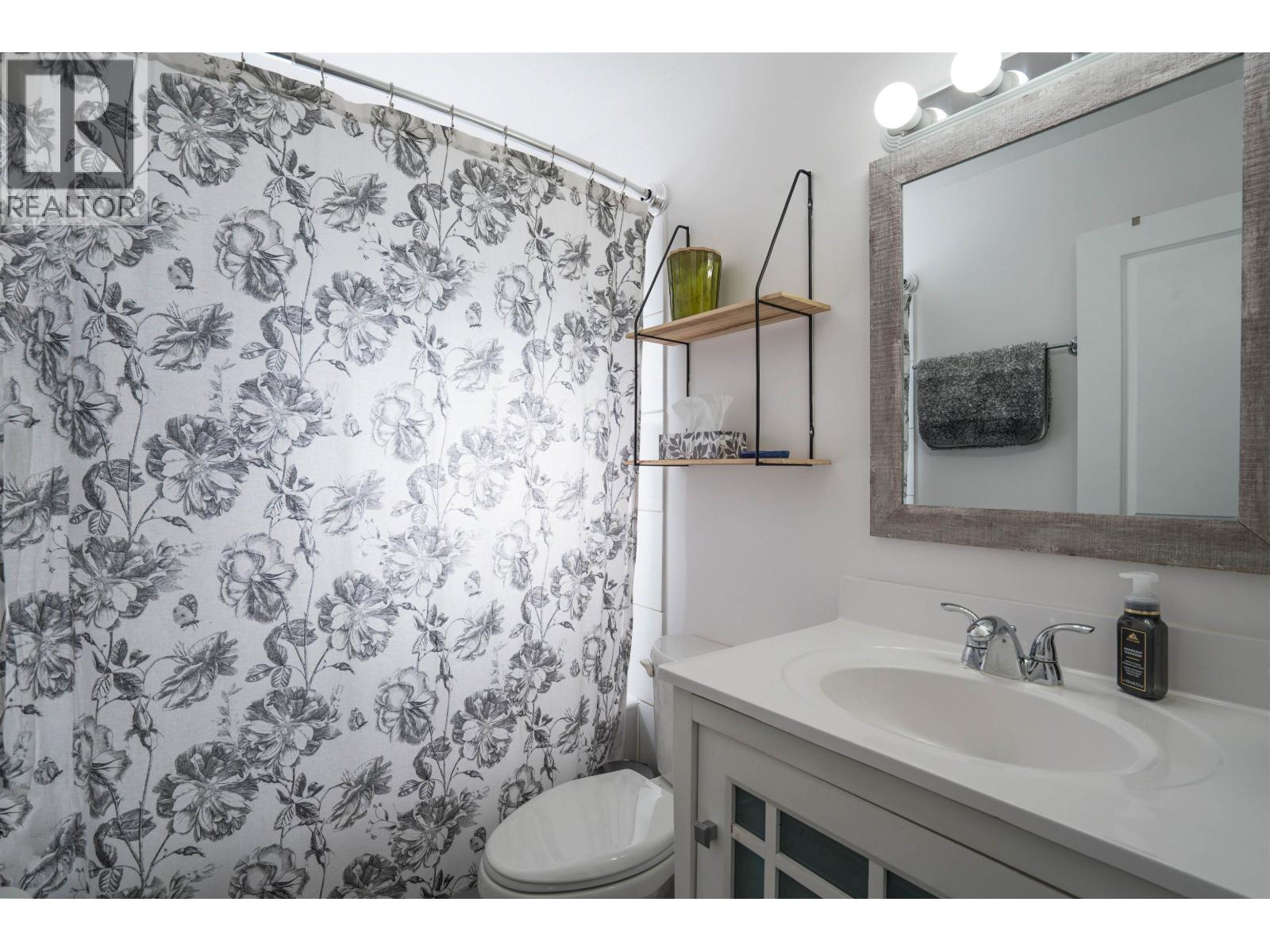 7703 MCMASTER CRESCENT - 17