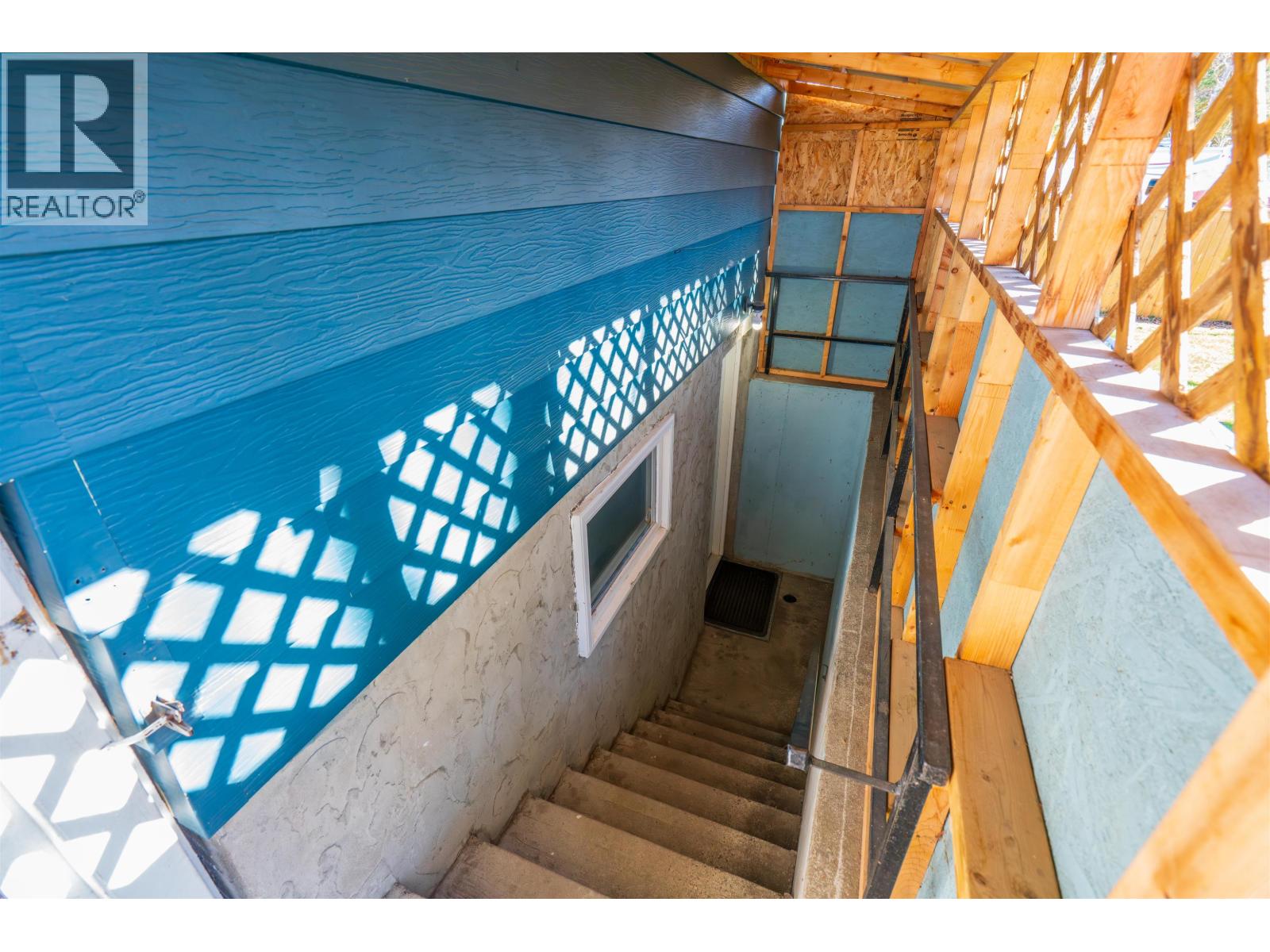 7703 MCMASTER CRESCENT - 19