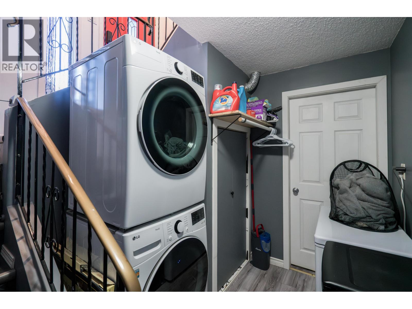 7703 MCMASTER CRESCENT - 18