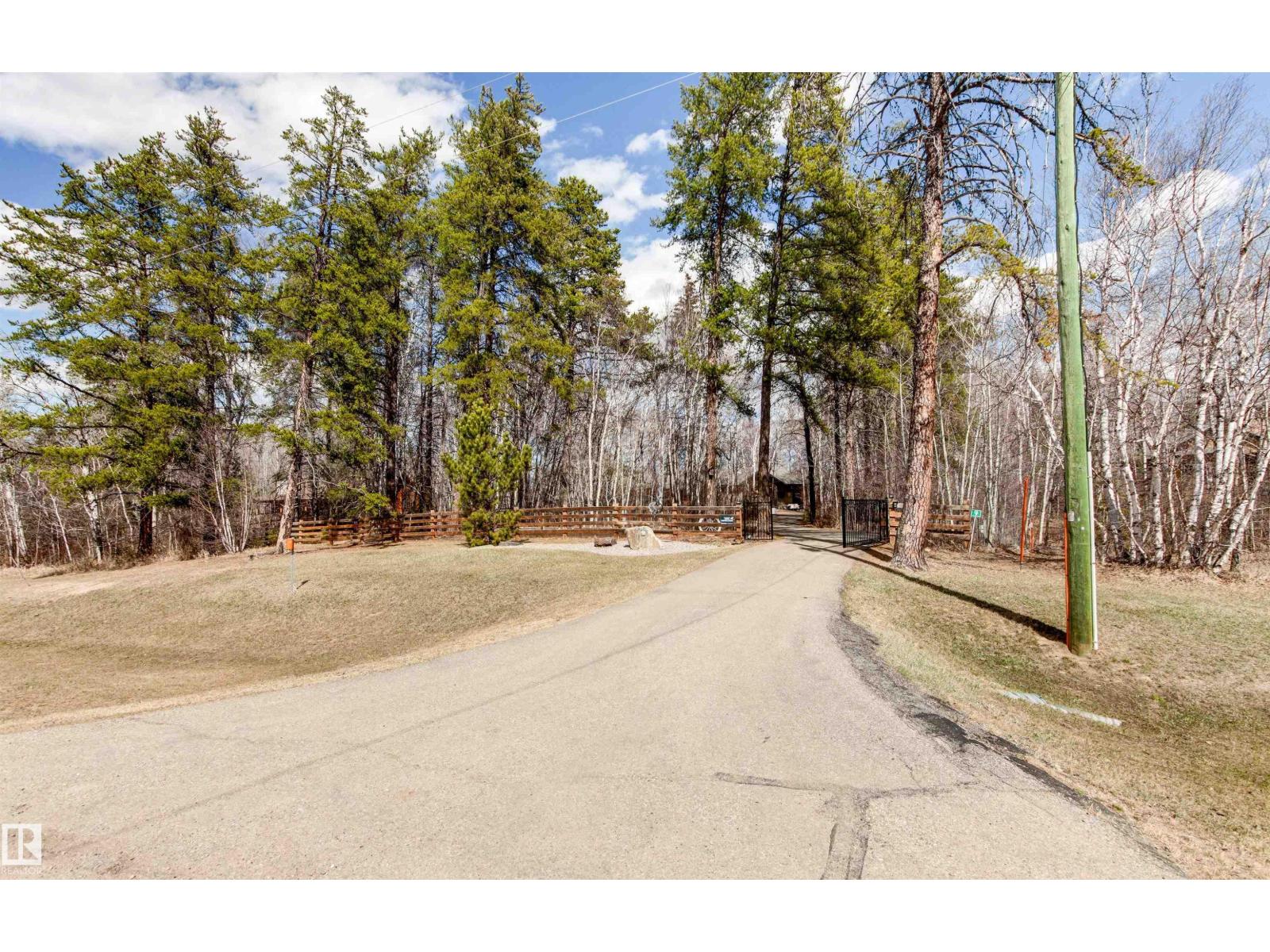 #9 26516 TWP ROAD 514, Rural Parkland County