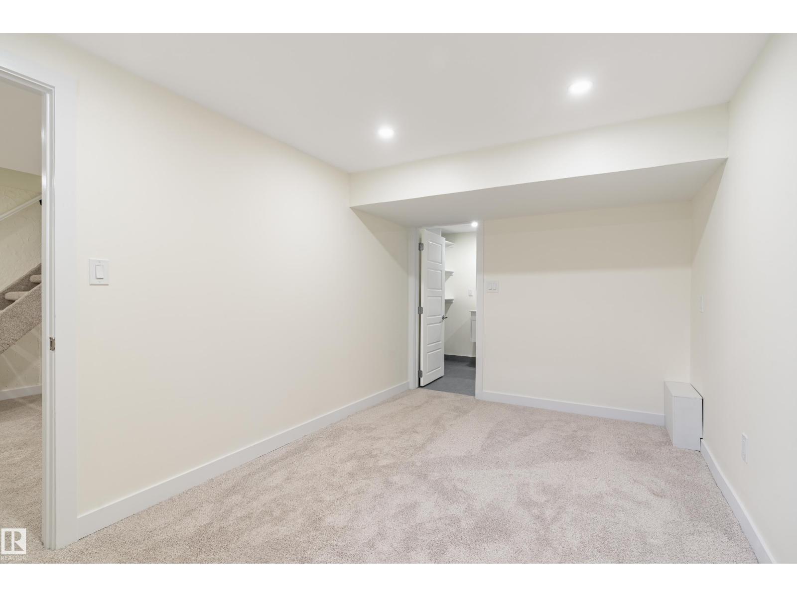 15C CALLINGWOOD CT NW, Edmonton