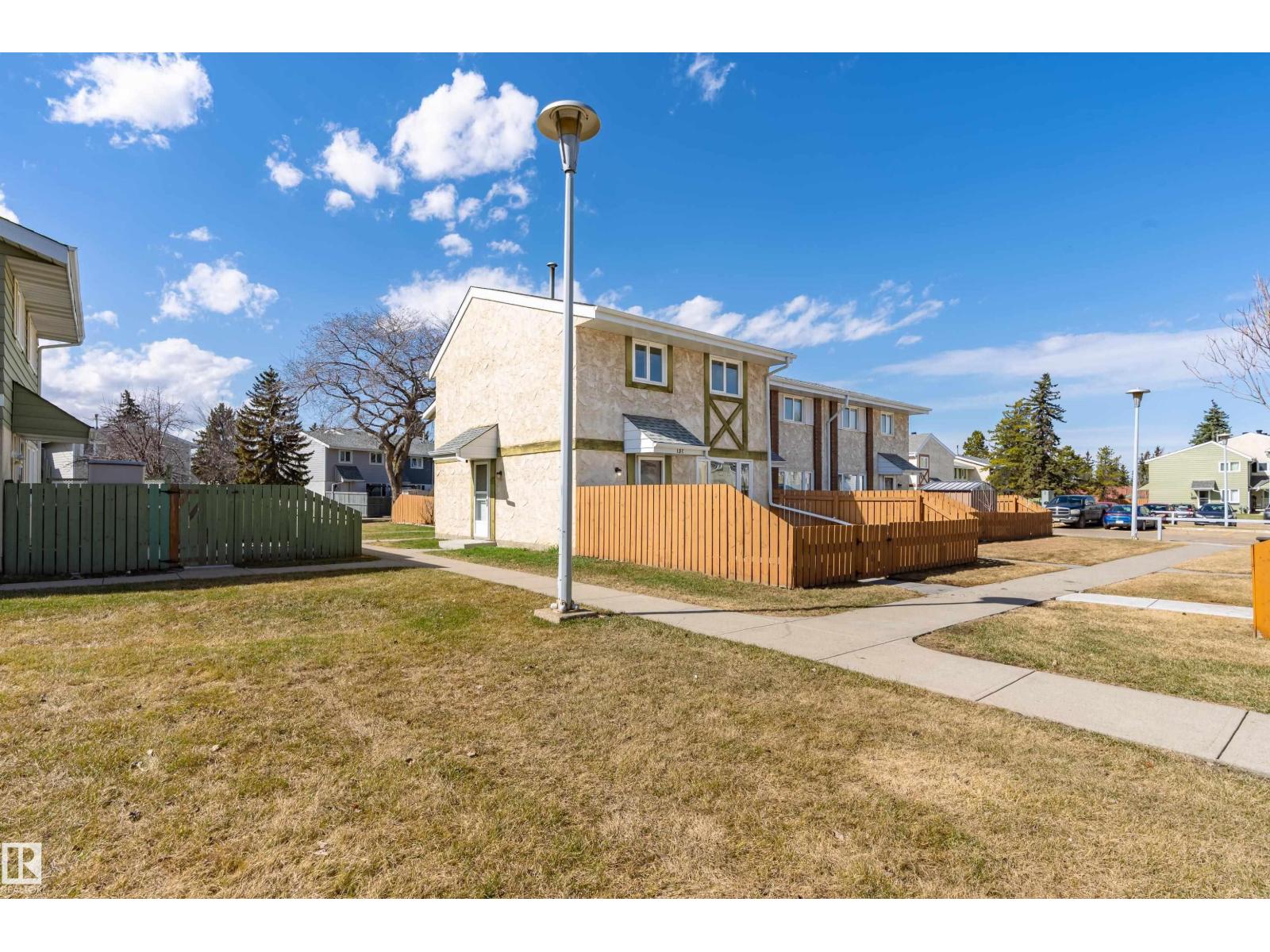 15C CALLINGWOOD CT NW, Edmonton