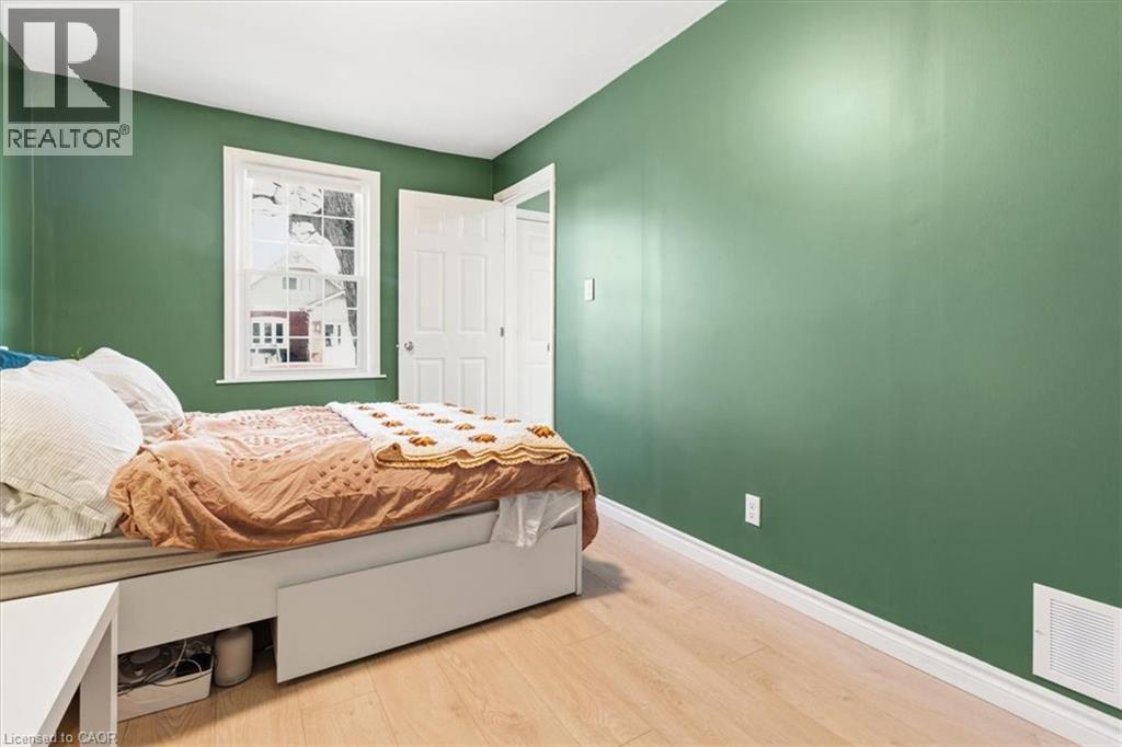 29 WEXFORD Avenue N - 11