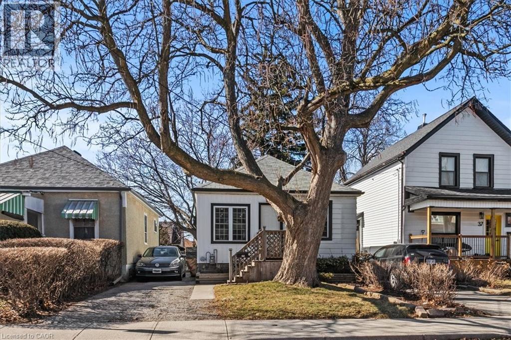 29 WEXFORD Avenue, Hamilton, Ontario L8H4M2 - Photo 2