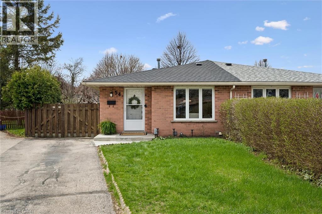 54 HARVEST Court, Kitchener, Ontario N2P1T3 - Photo 3