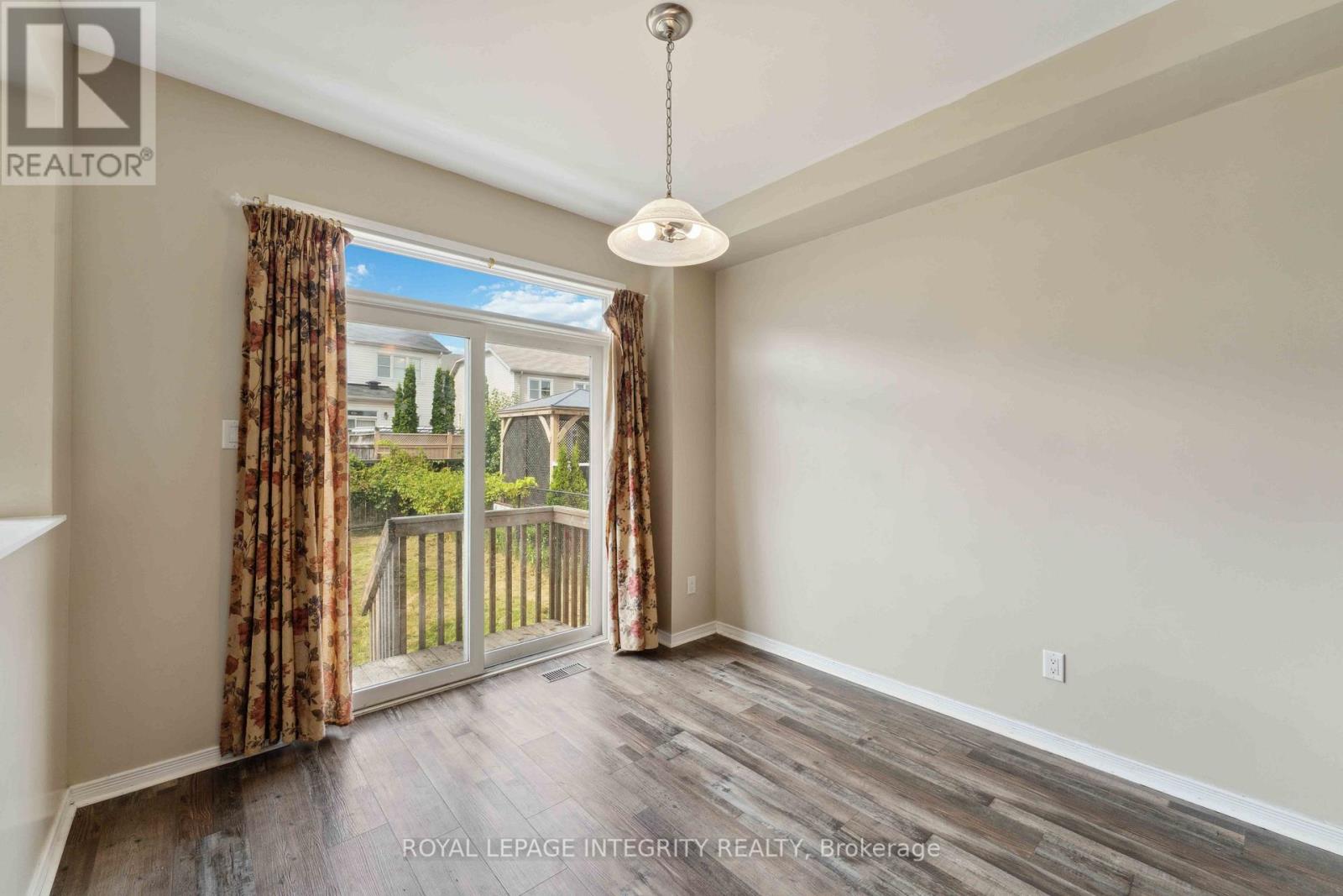 215 HUNTSVILLE DRIVE — photo 10