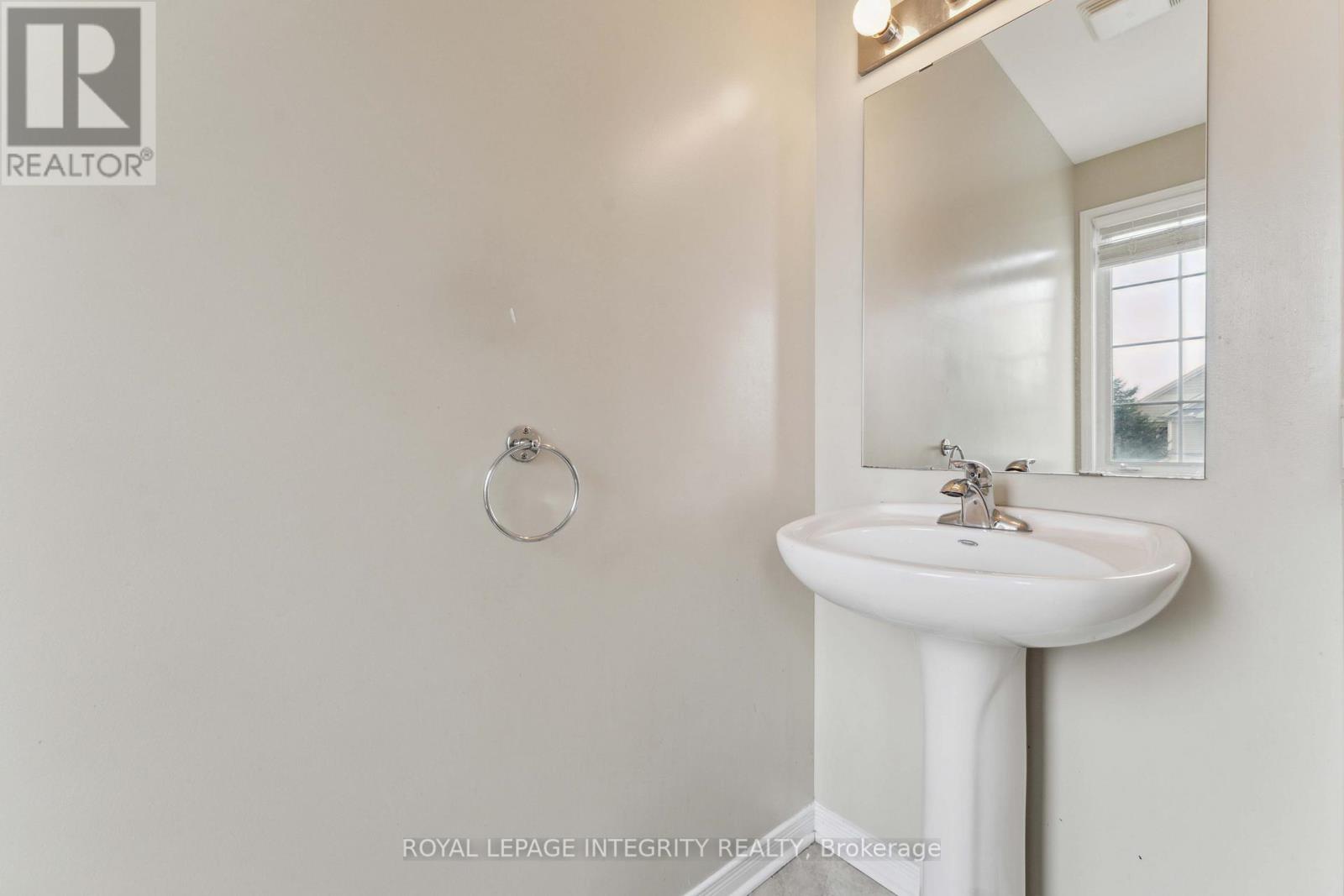 215 HUNTSVILLE DRIVE — photo 17