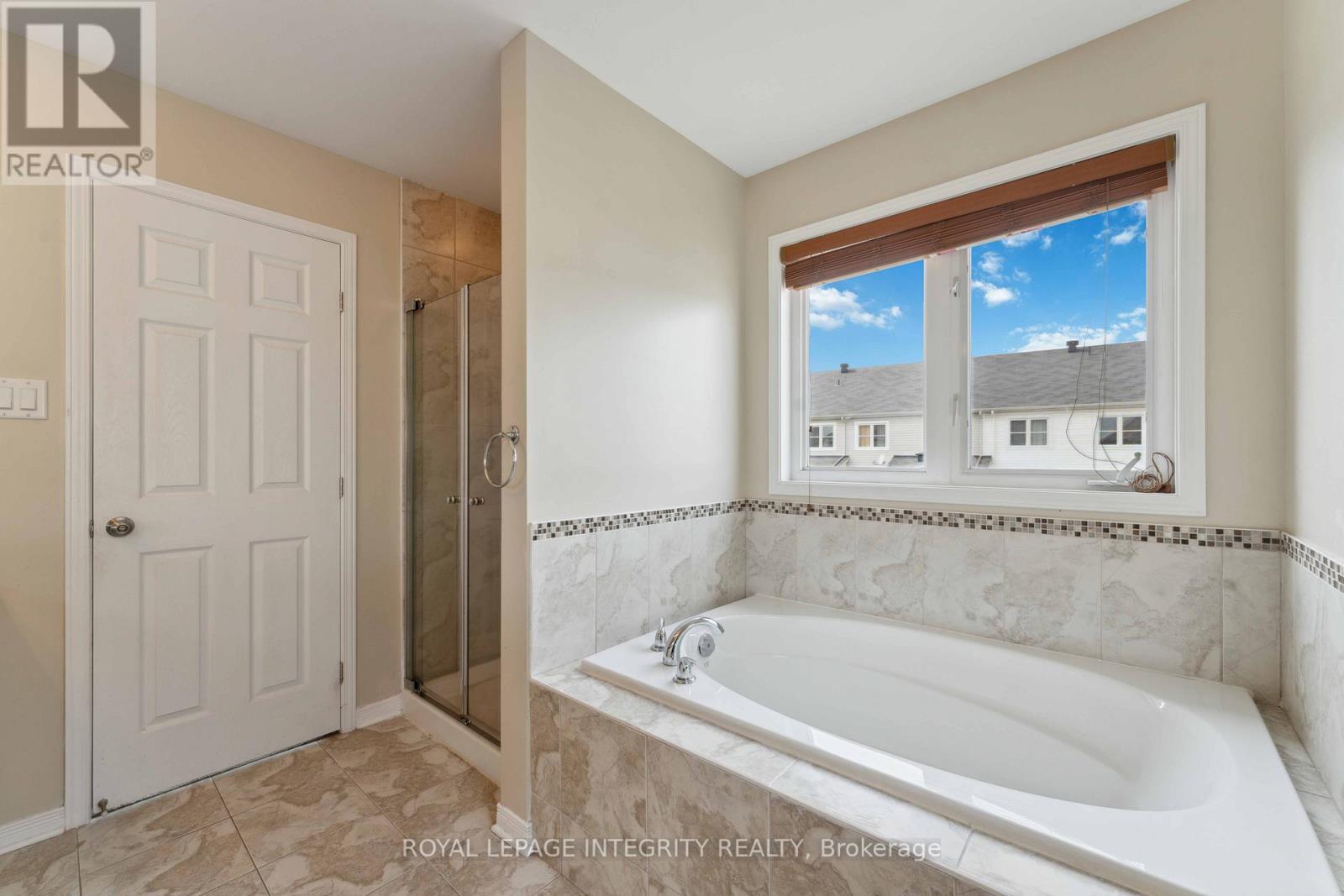 215 HUNTSVILLE DRIVE — photo 26