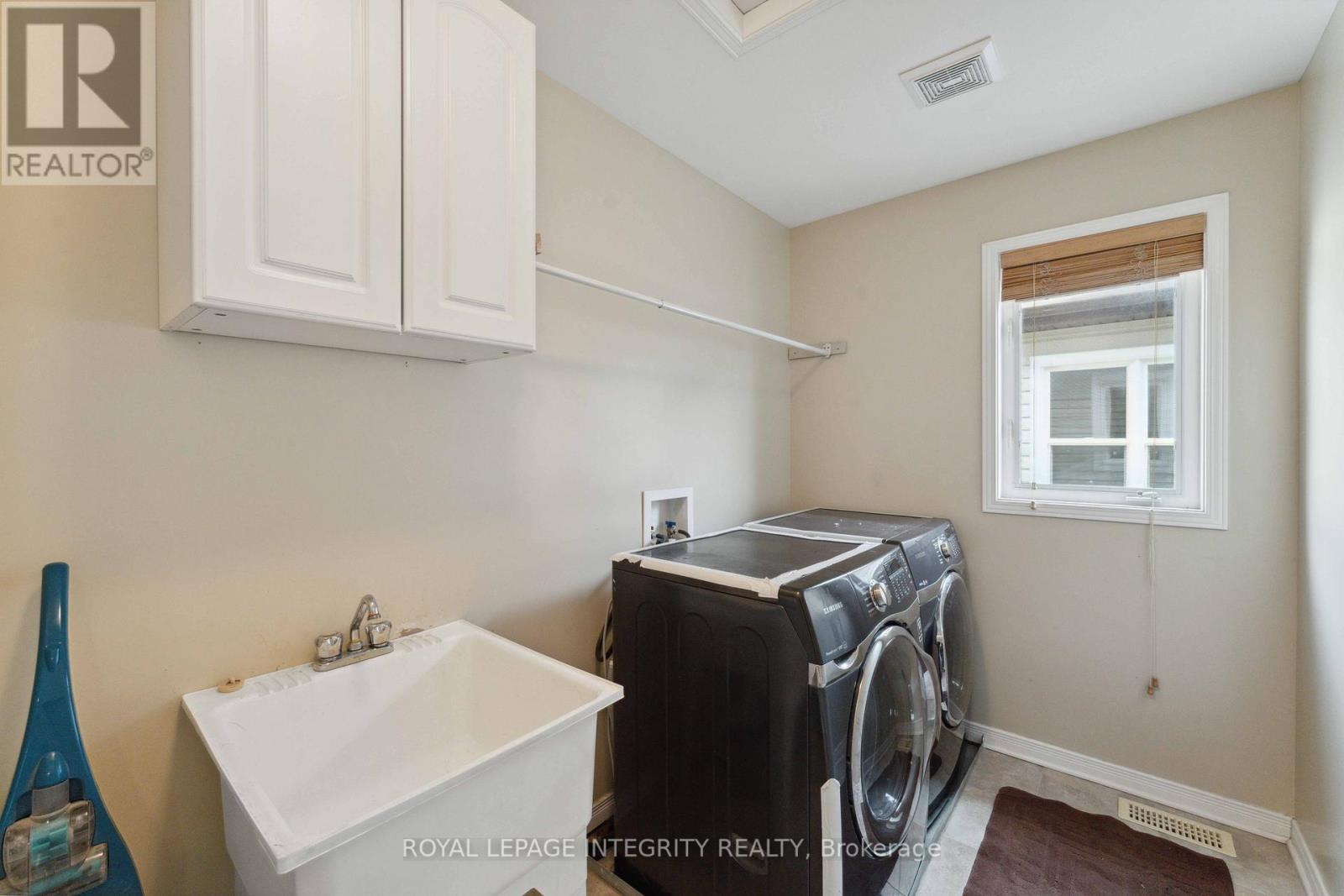 215 HUNTSVILLE DRIVE — photo 40