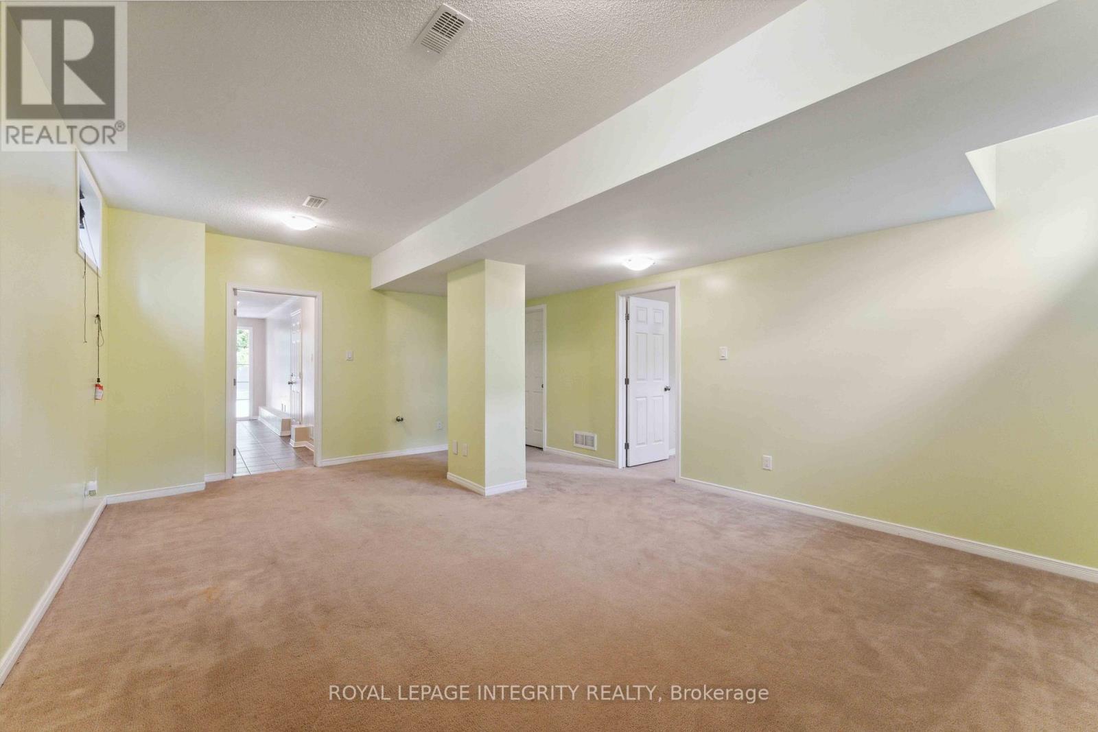 215 HUNTSVILLE DRIVE — photo 41