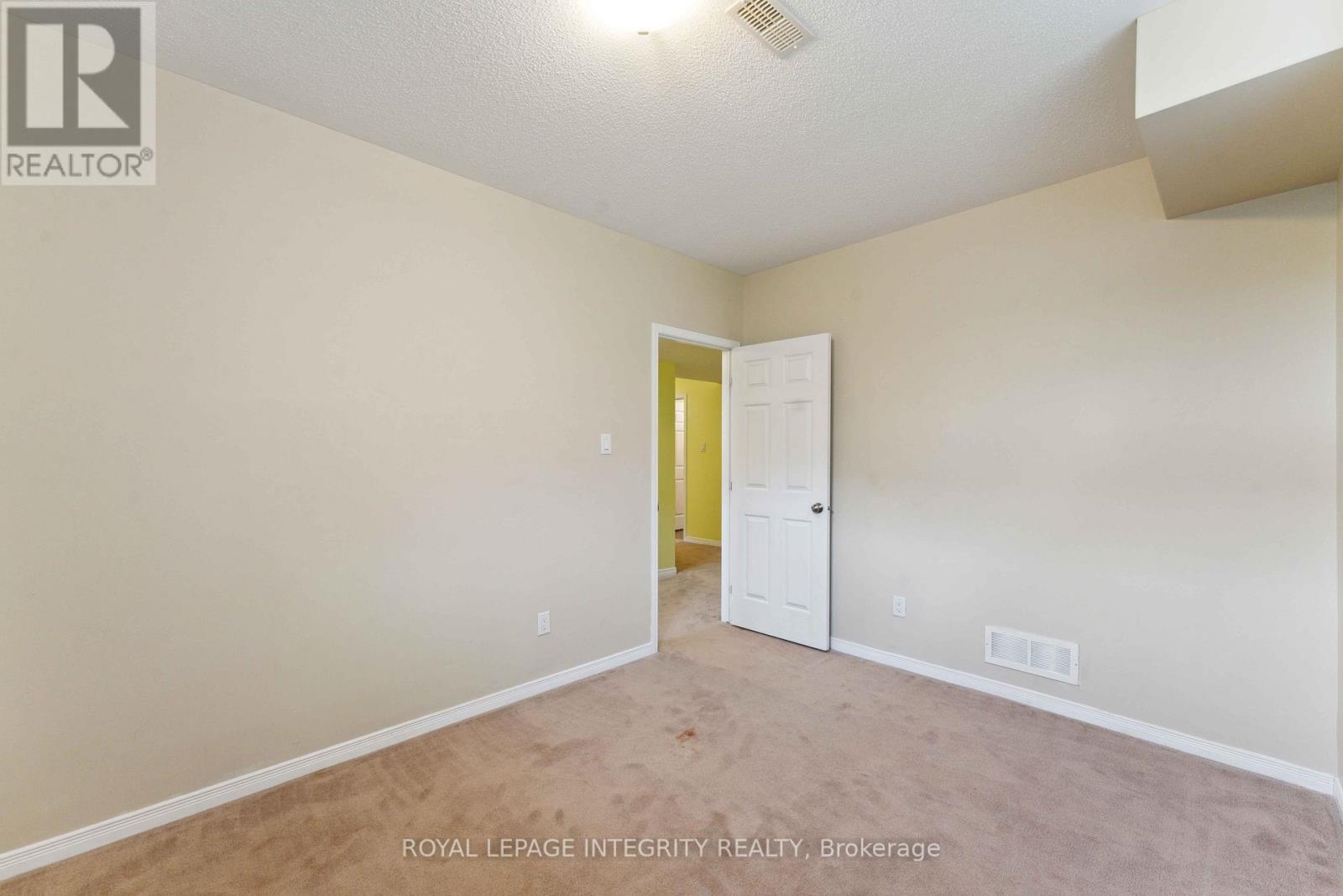 215 HUNTSVILLE DRIVE — photo 46