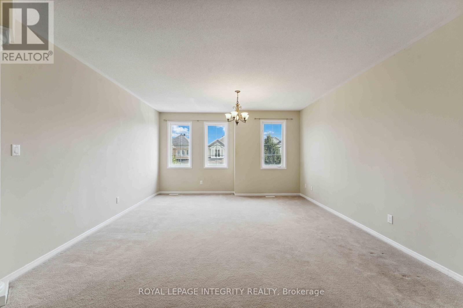 215 HUNTSVILLE DRIVE — photo 7