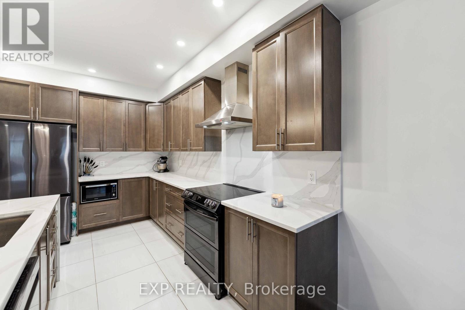 748 OVATION GROVE - 16