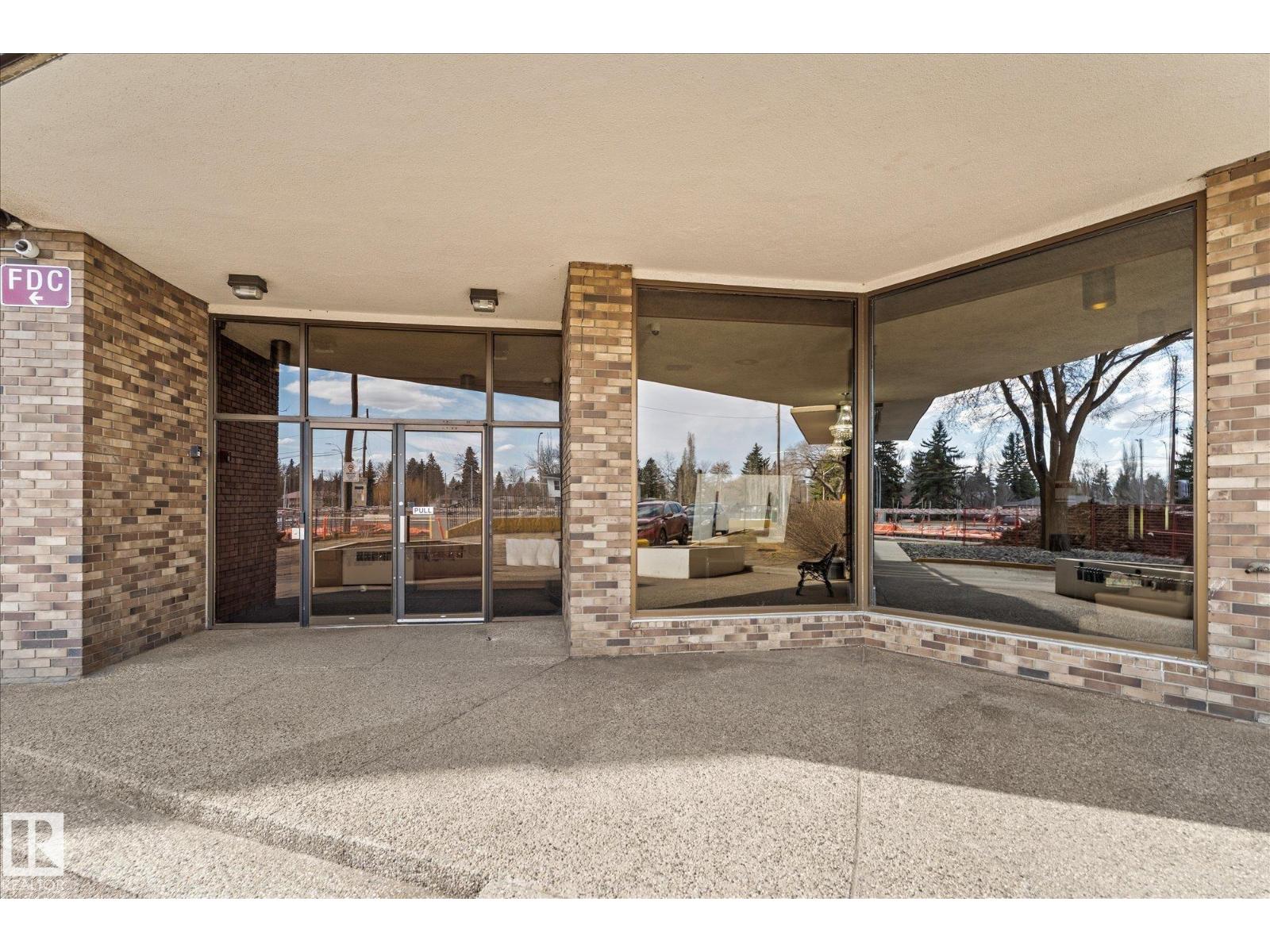 #102 13910 STONY PLAIN RD NW, Edmonton