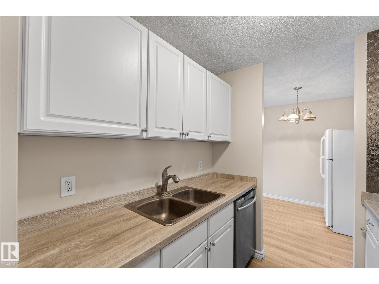 #102 13910 STONY PLAIN RD NW, Edmonton