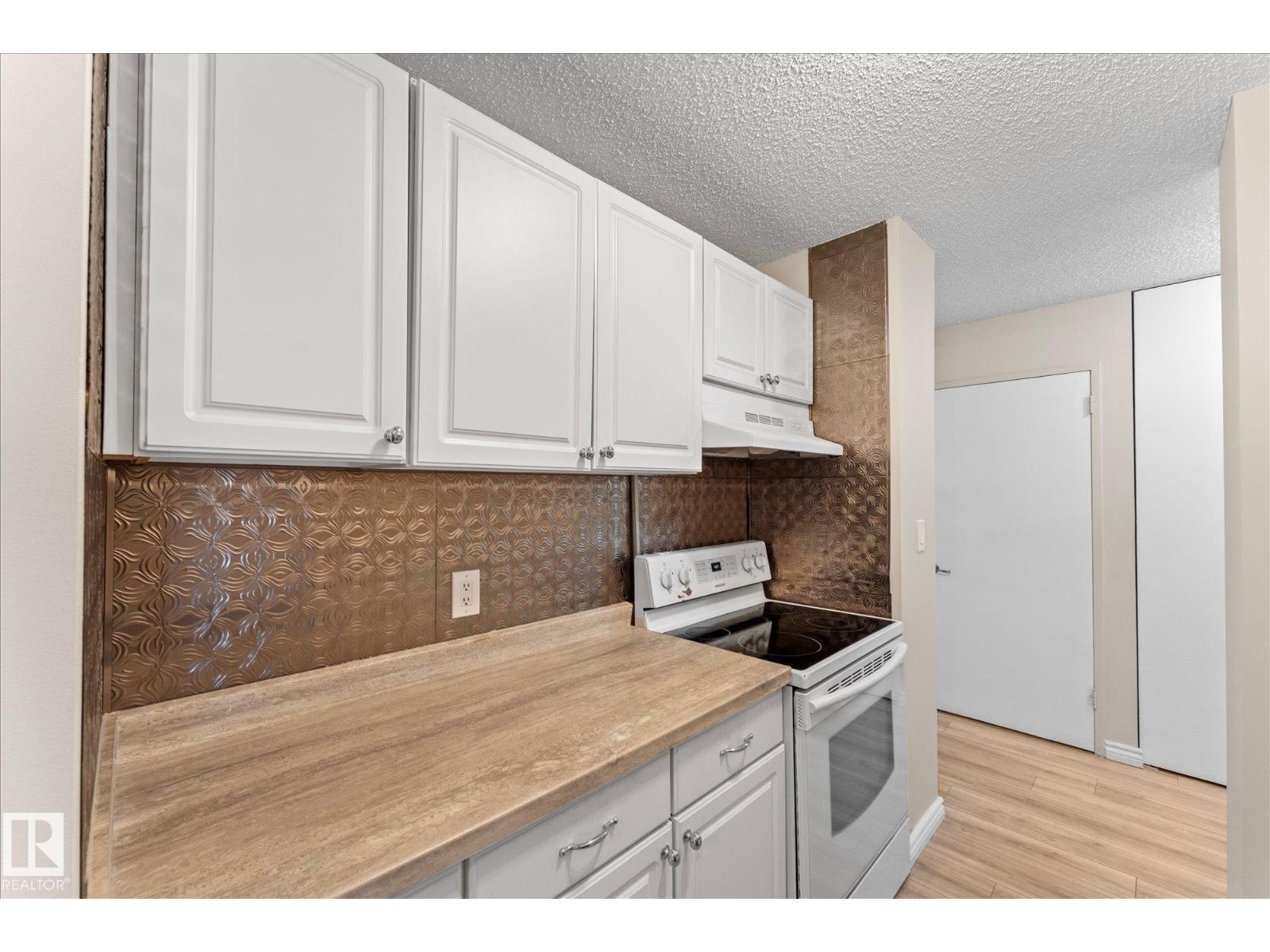 #102 13910 STONY PLAIN RD NW, Edmonton