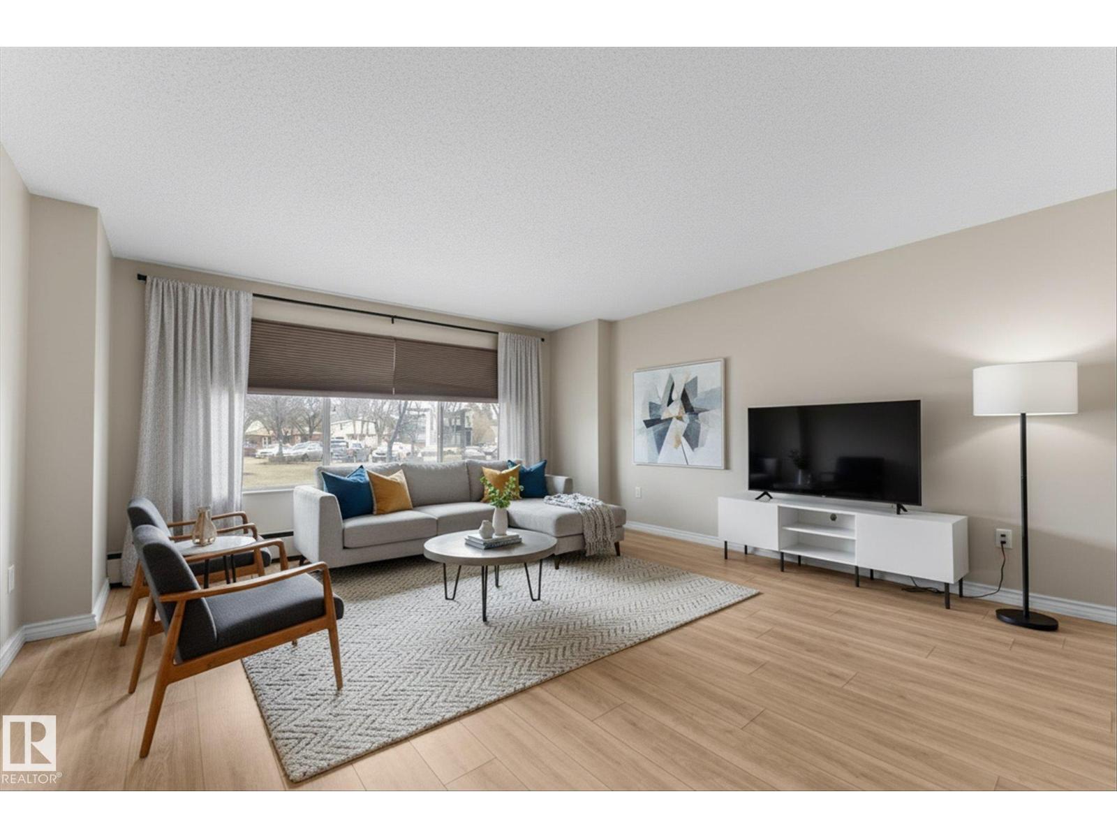 #102 13910 STONY PLAIN RD NW, Edmonton