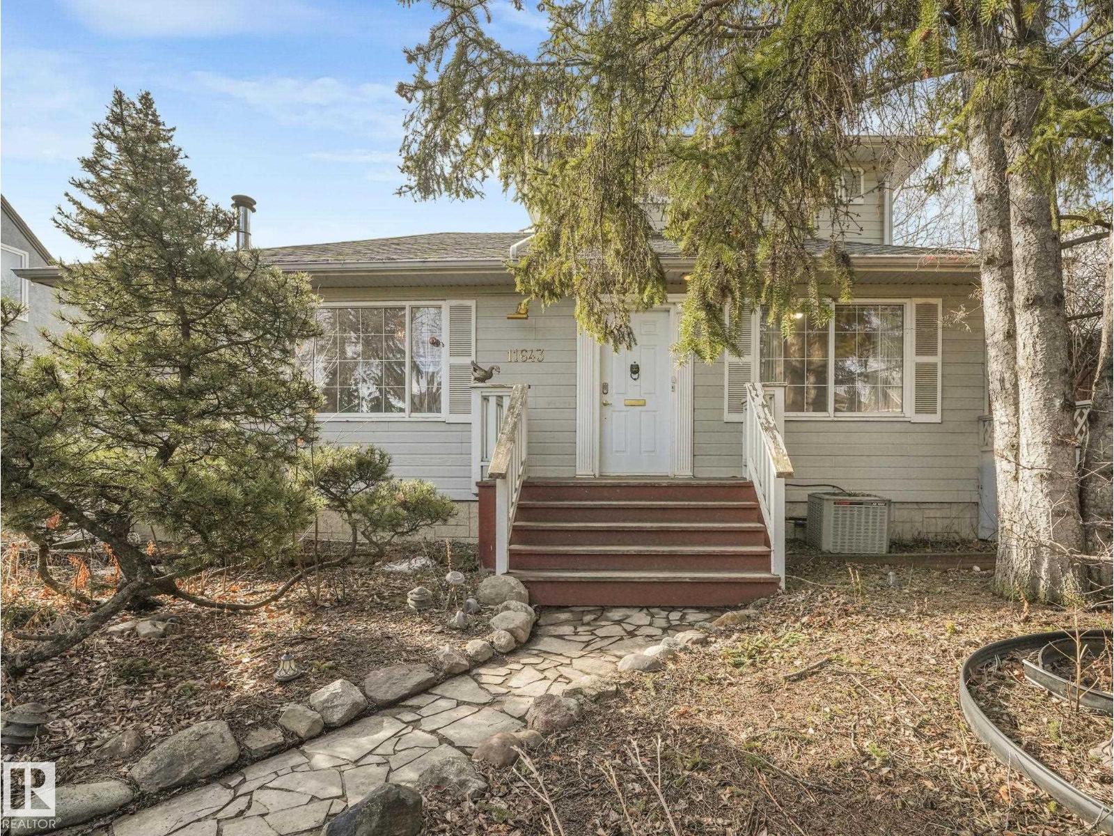 11643 76 AV NW - 1