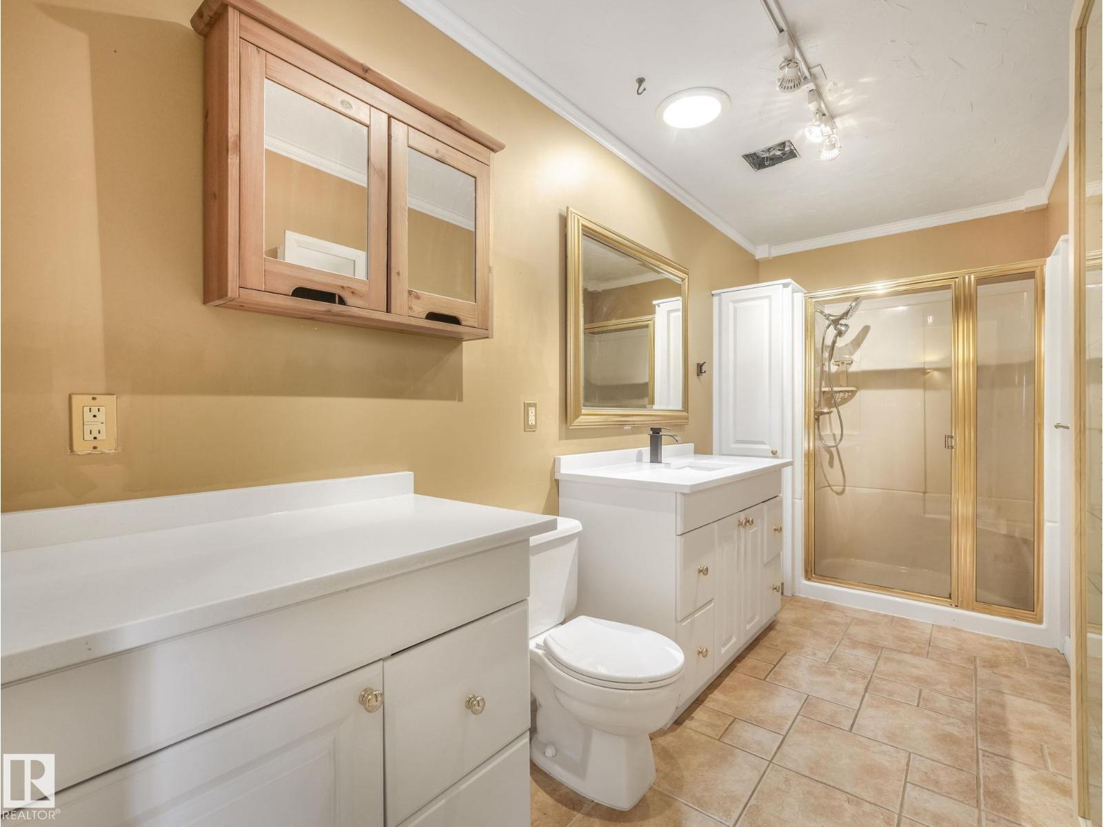 11643 76 AV NW - 25