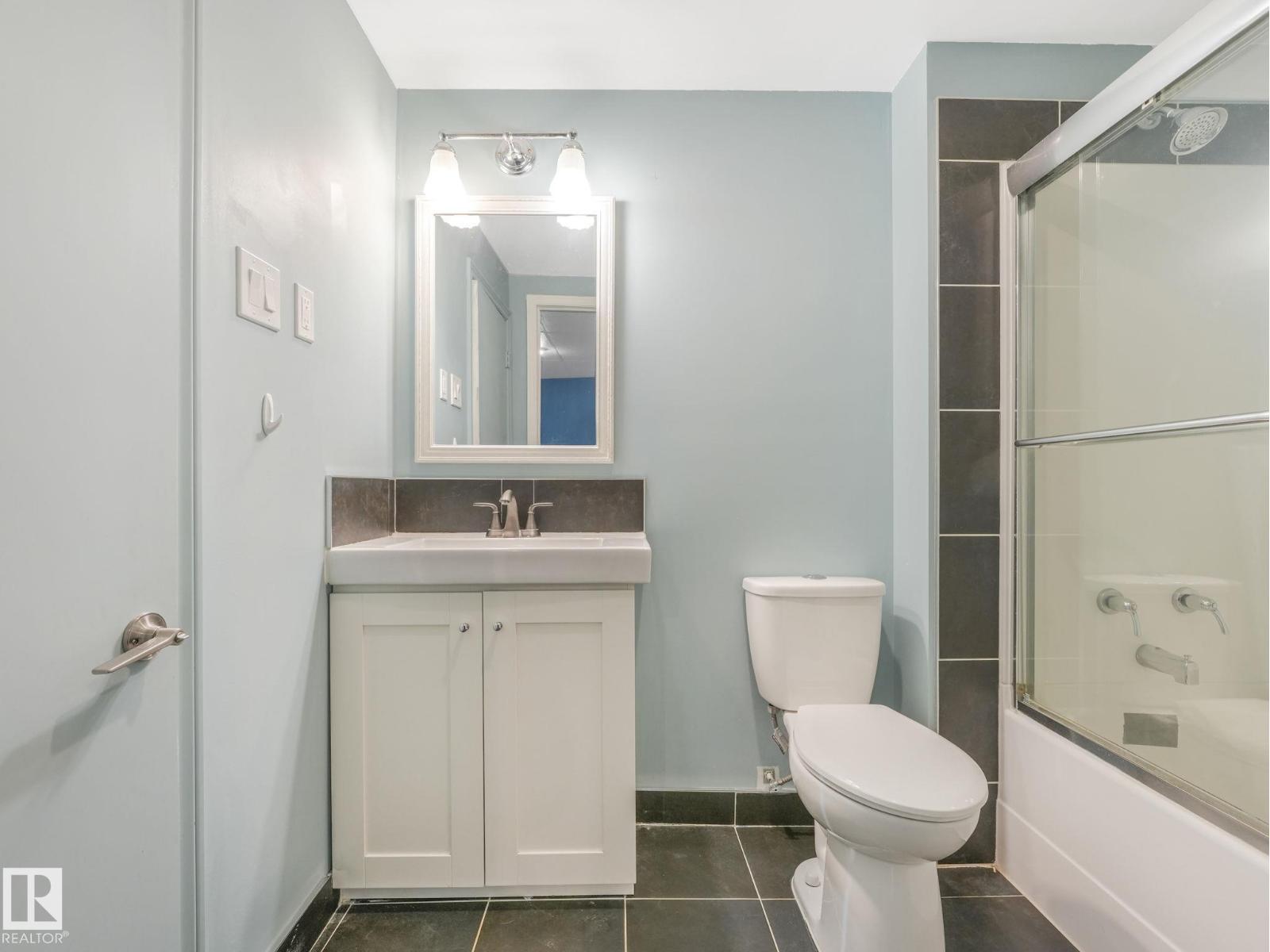 11643 76 AV NW - 30