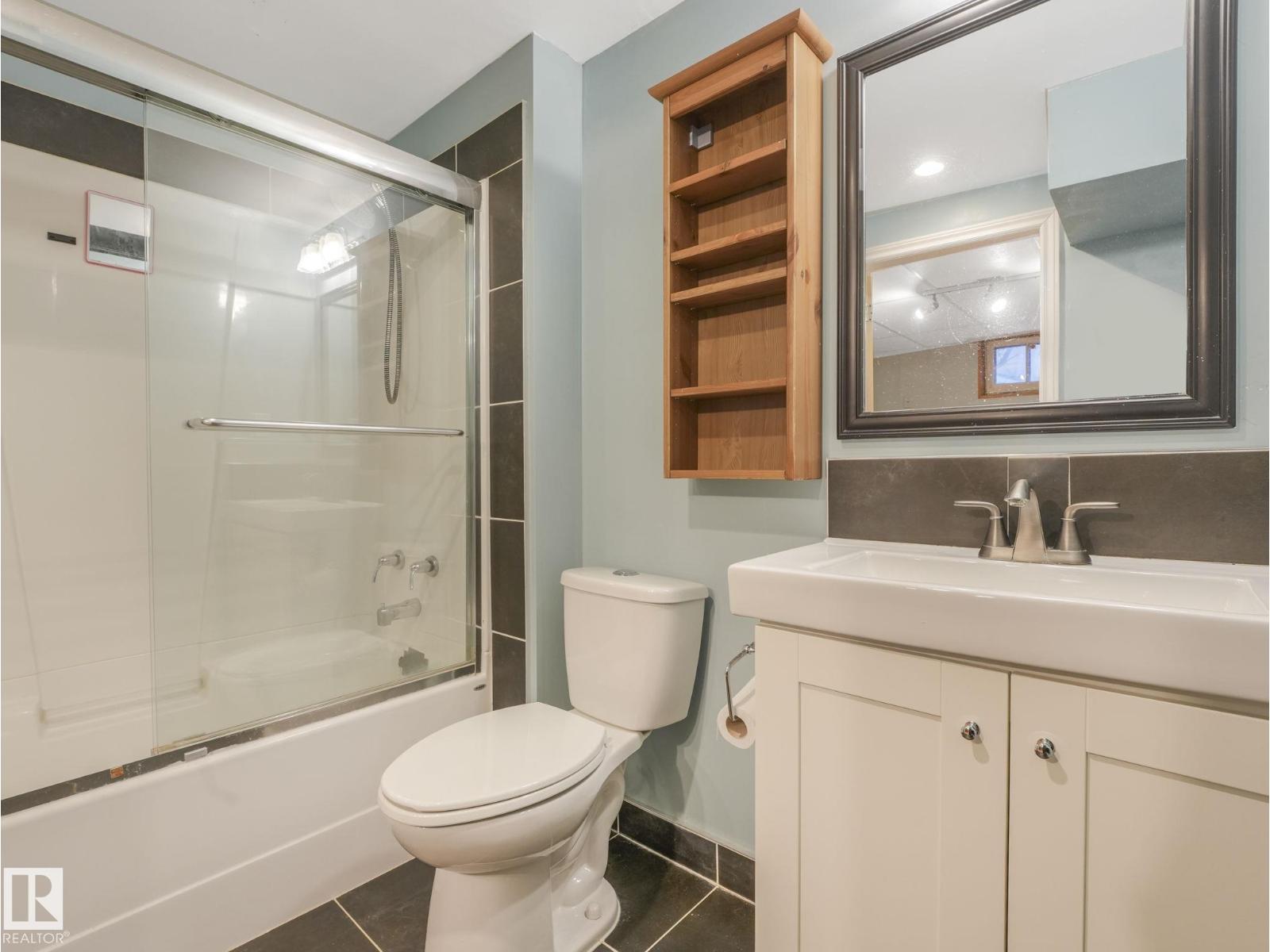11643 76 AV NW - 35