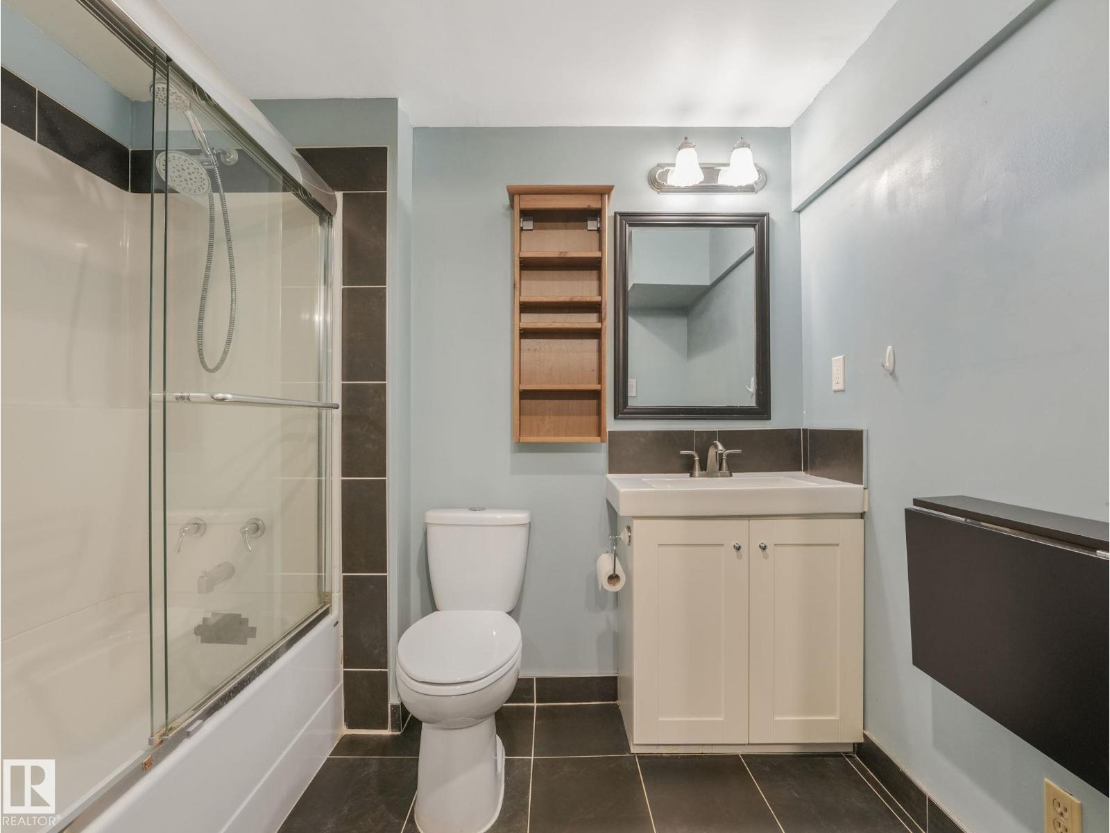 11643 76 AV NW - 36