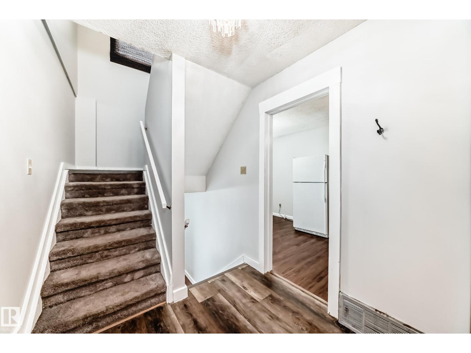 3325 107 AV NW NW, Edmonton