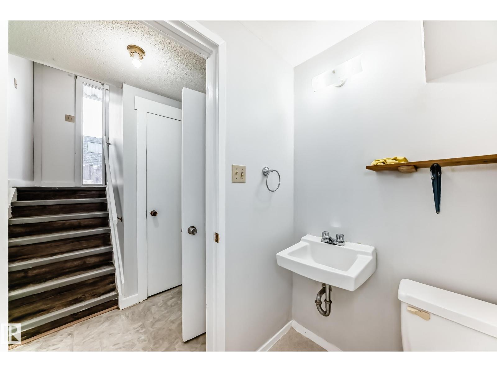 3325 107 AV NW NW, Edmonton