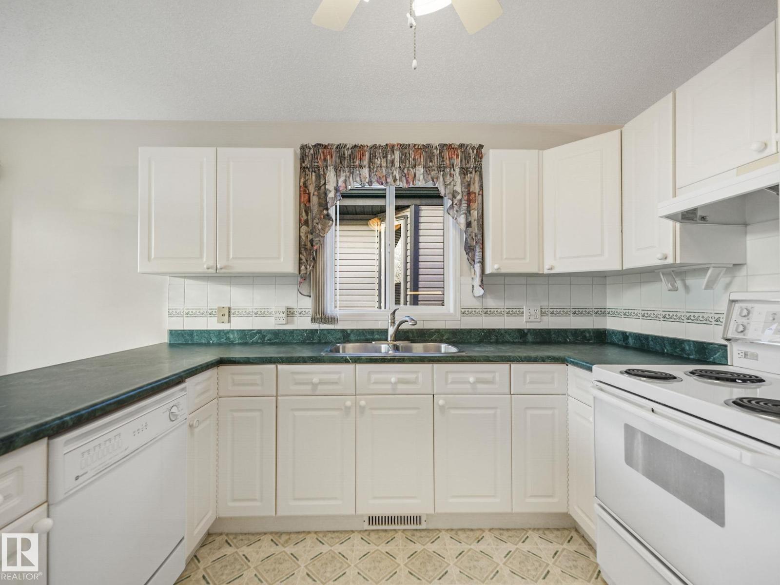 #23 9731 174 ST NW, Edmonton