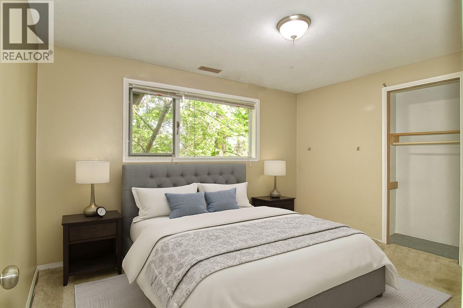  405 Kildare Way, Vernon